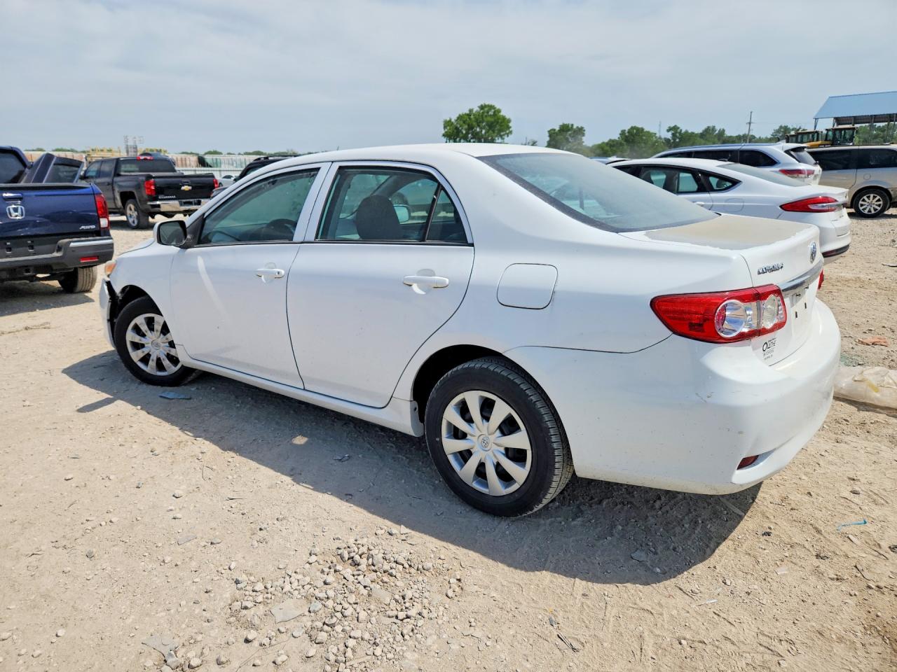 2013 Toyota Corolla L Белый vin: 5YFBU4EEXDP154235