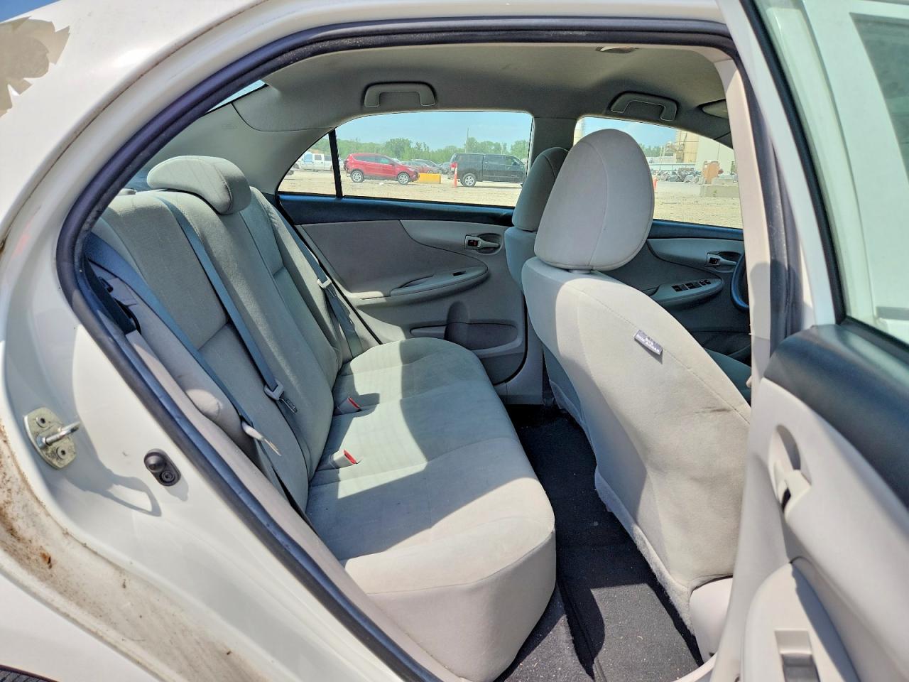 2013 Toyota Corolla L Белый vin: 5YFBU4EEXDP154235