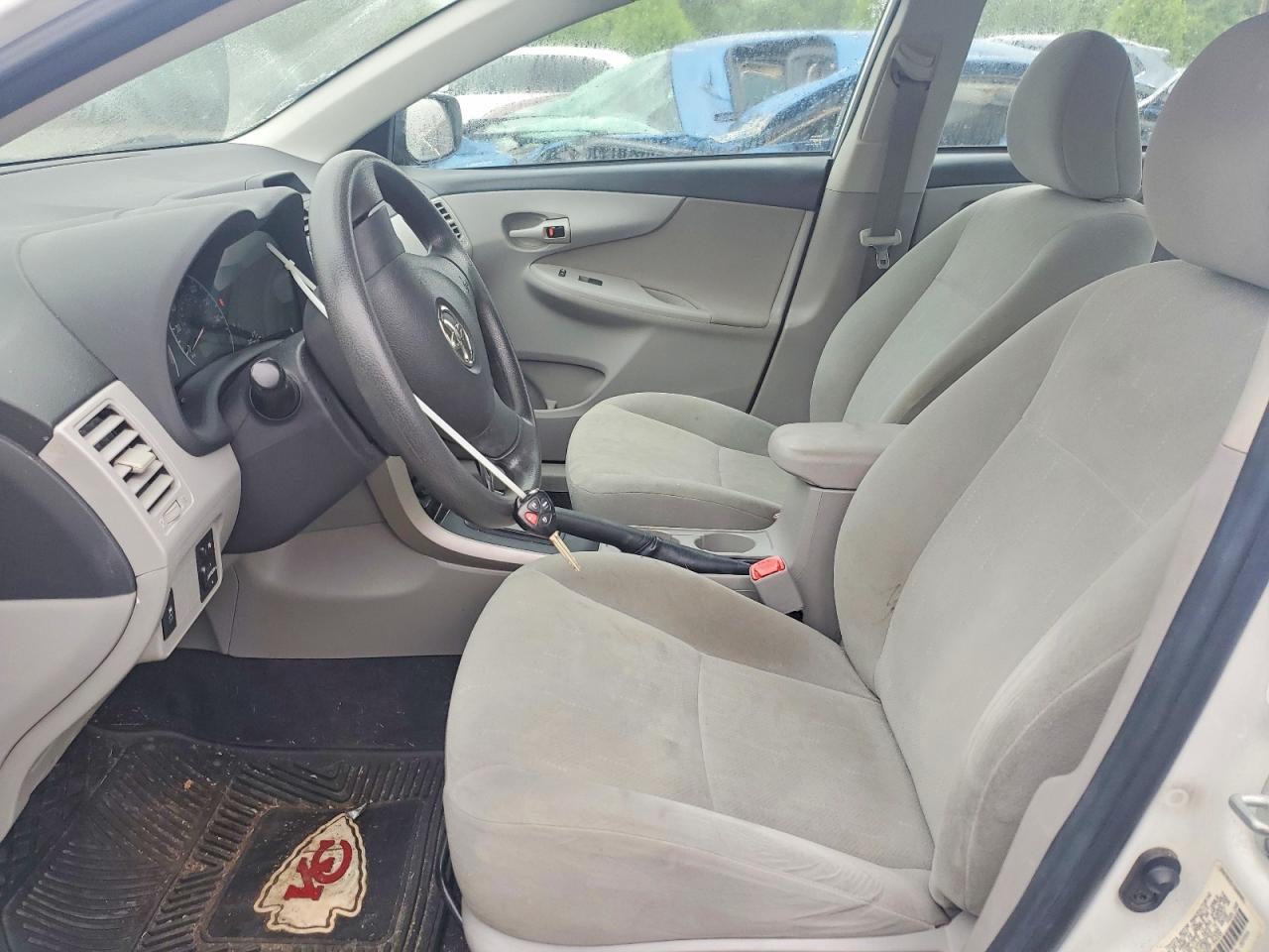 2013 Toyota Corolla L Белый vin: 5YFBU4EEXDP154235