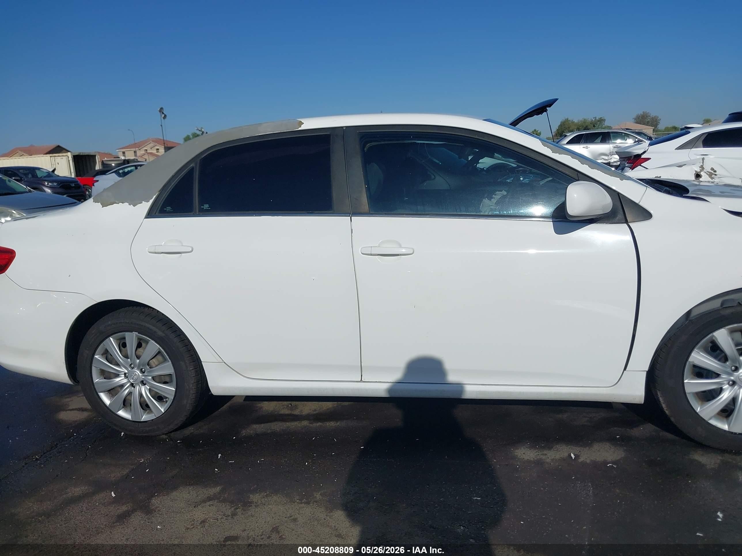 2013 Toyota Corolla Le White vin: 5YFBU4EEXDP156261