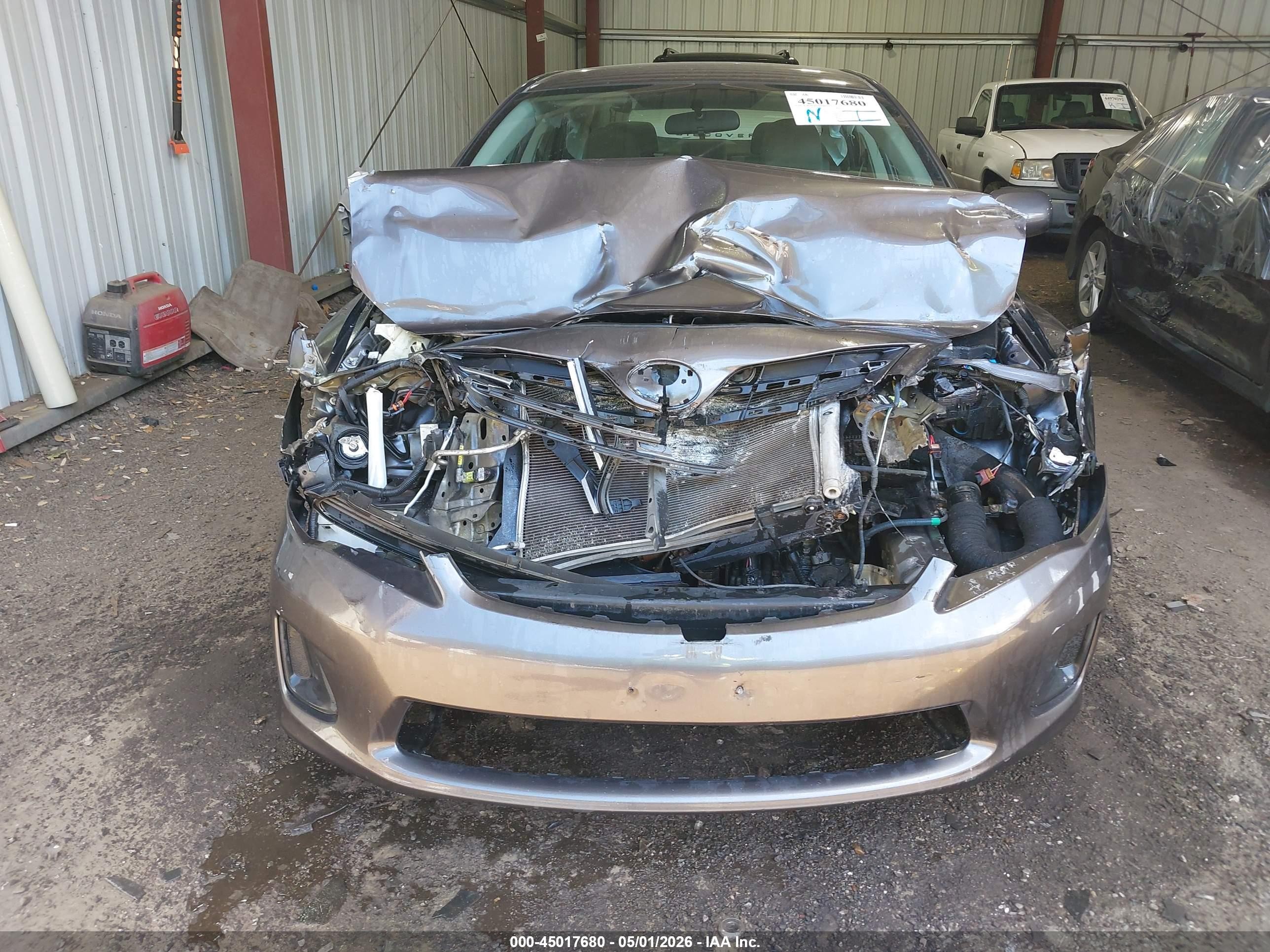2013 Toyota Corolla Le Brown vin: 5YFBU4EEXDP162884