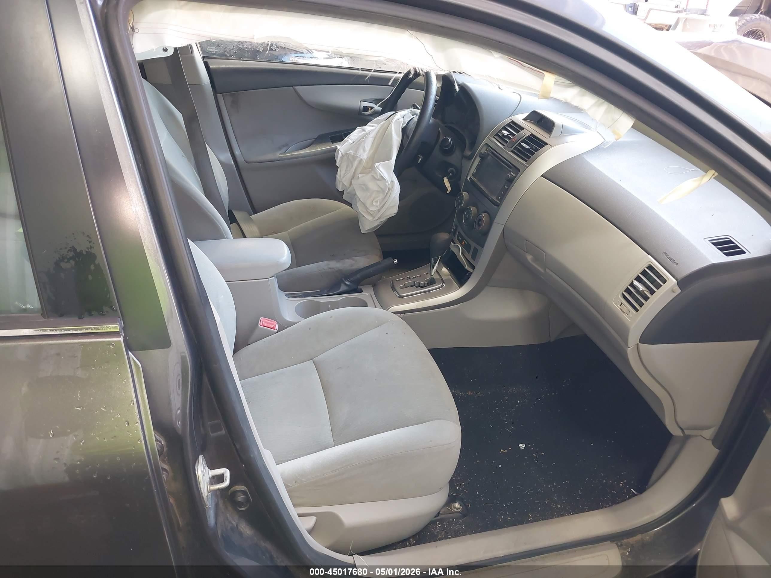 2013 Toyota Corolla Le Brown vin: 5YFBU4EEXDP162884