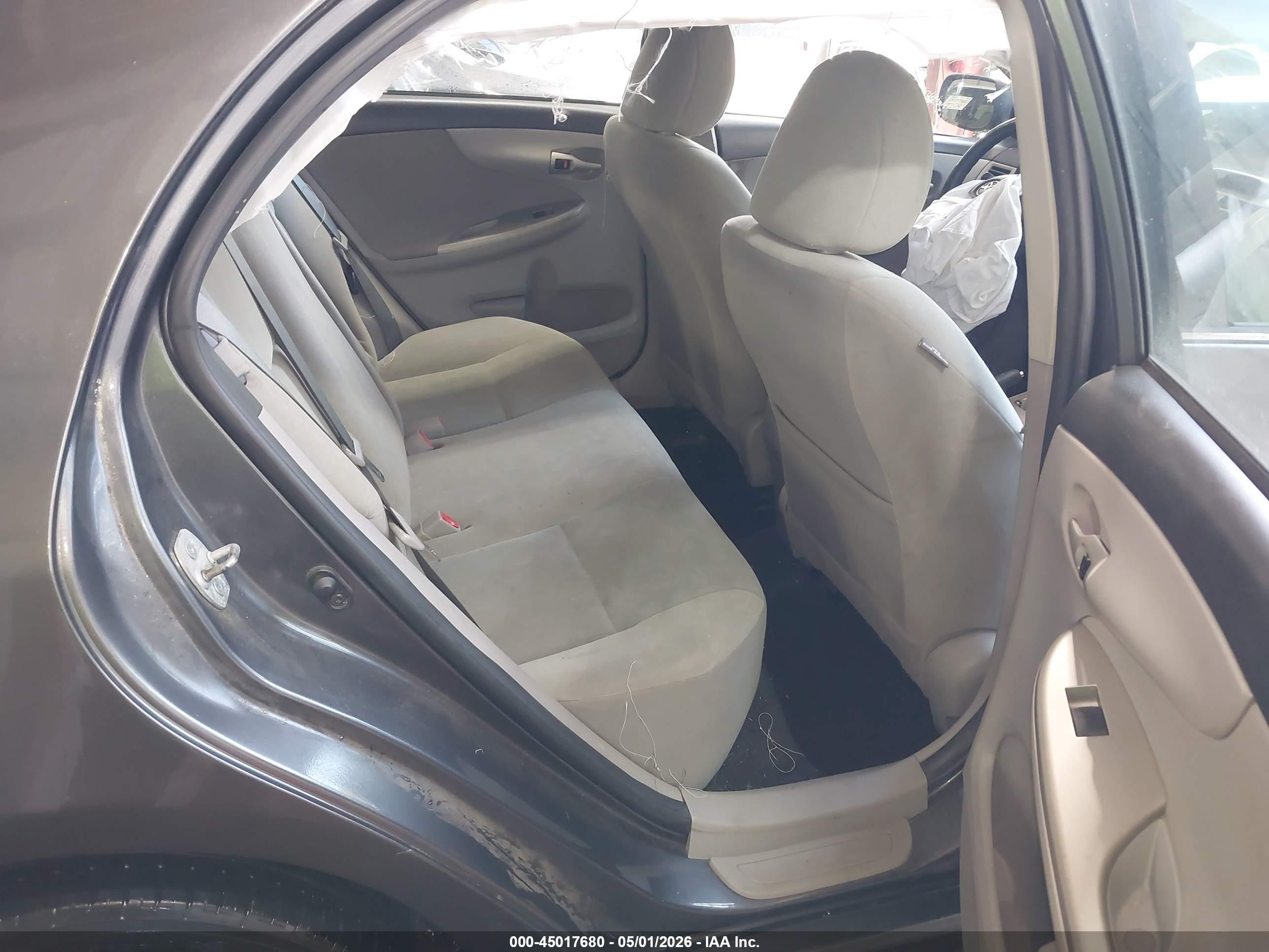 2013 Toyota Corolla Le Brown vin: 5YFBU4EEXDP162884