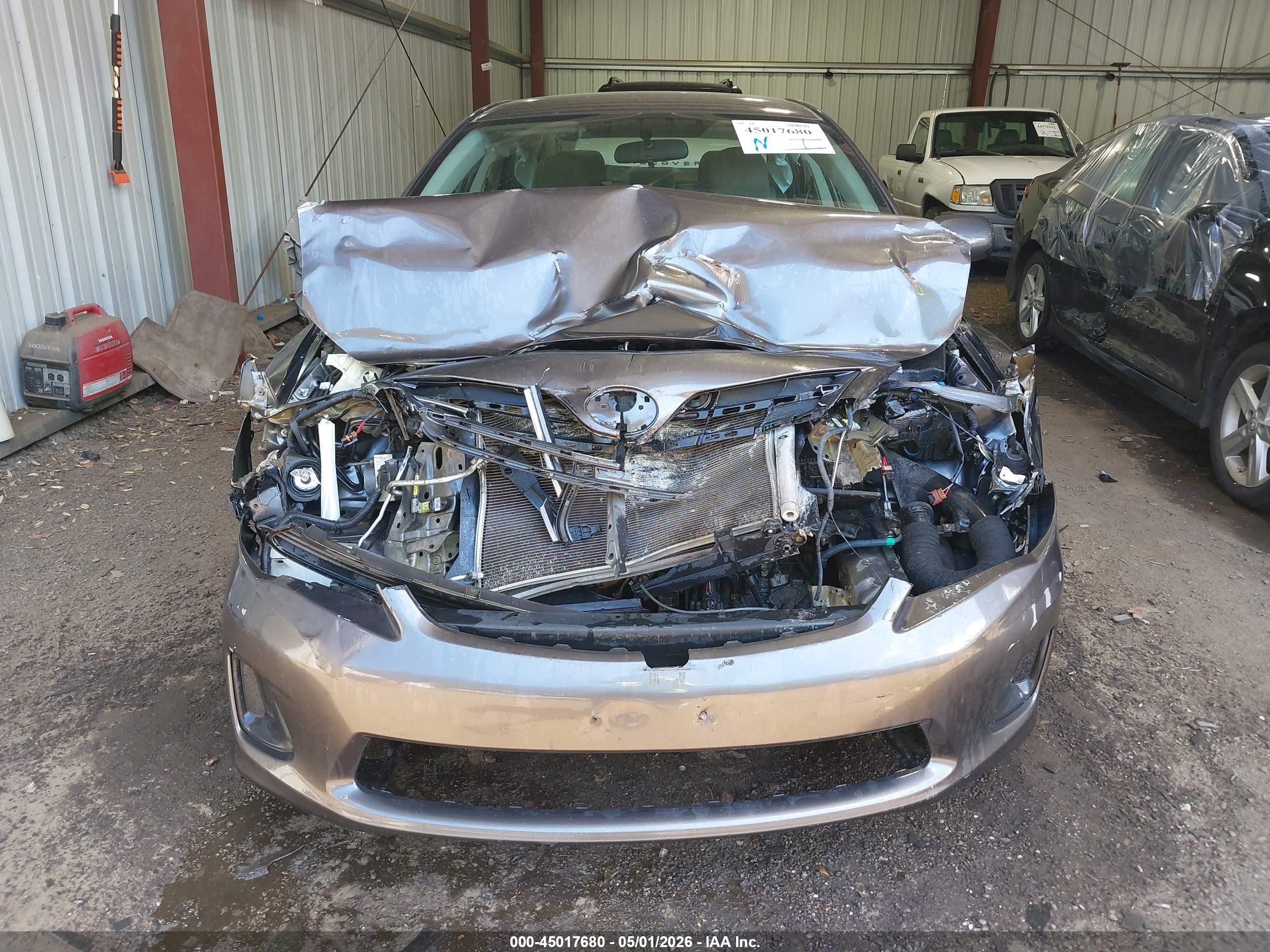 2013 Toyota Corolla Le Brown vin: 5YFBU4EEXDP162884