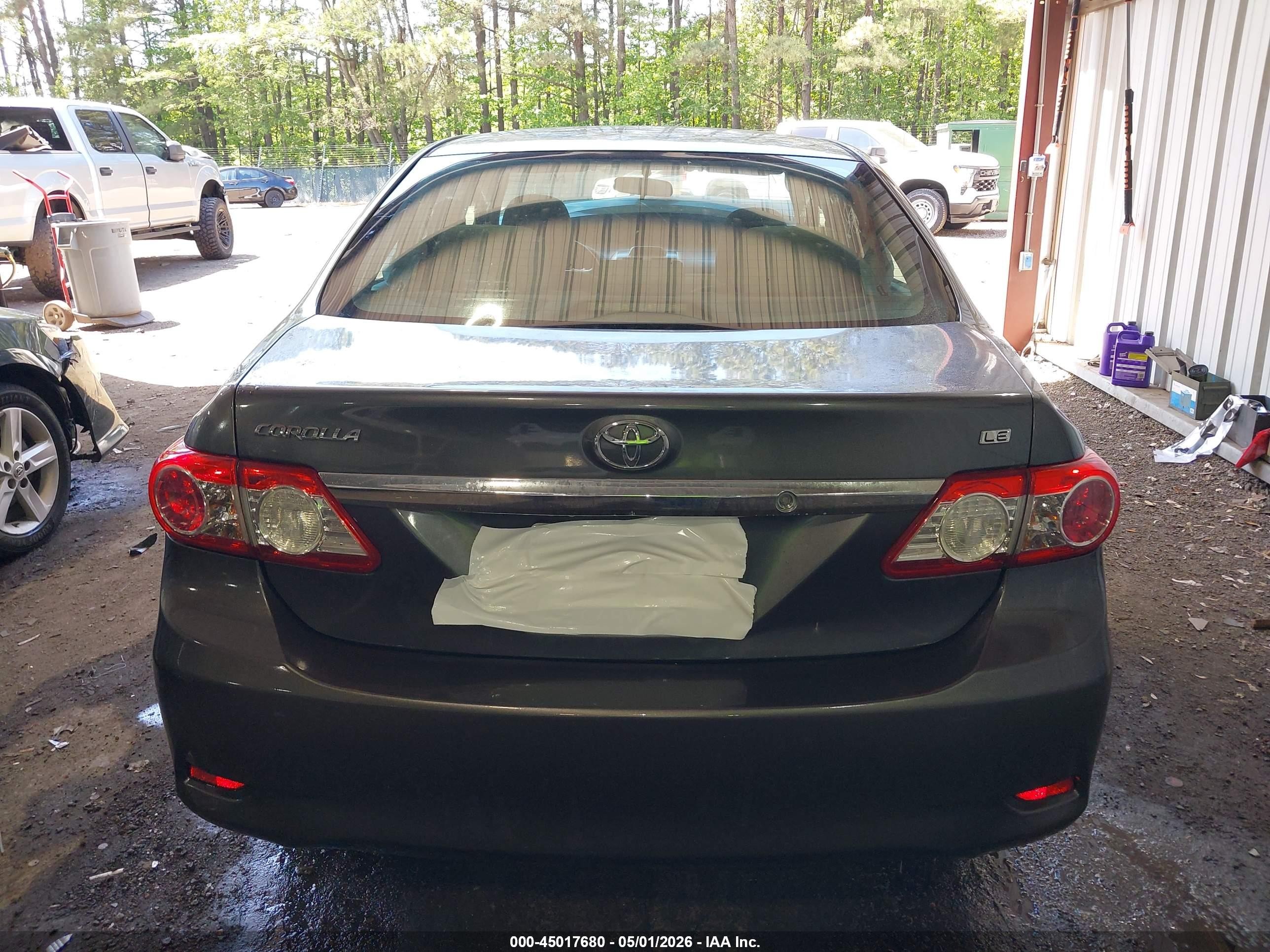 2013 Toyota Corolla Le Brown vin: 5YFBU4EEXDP162884