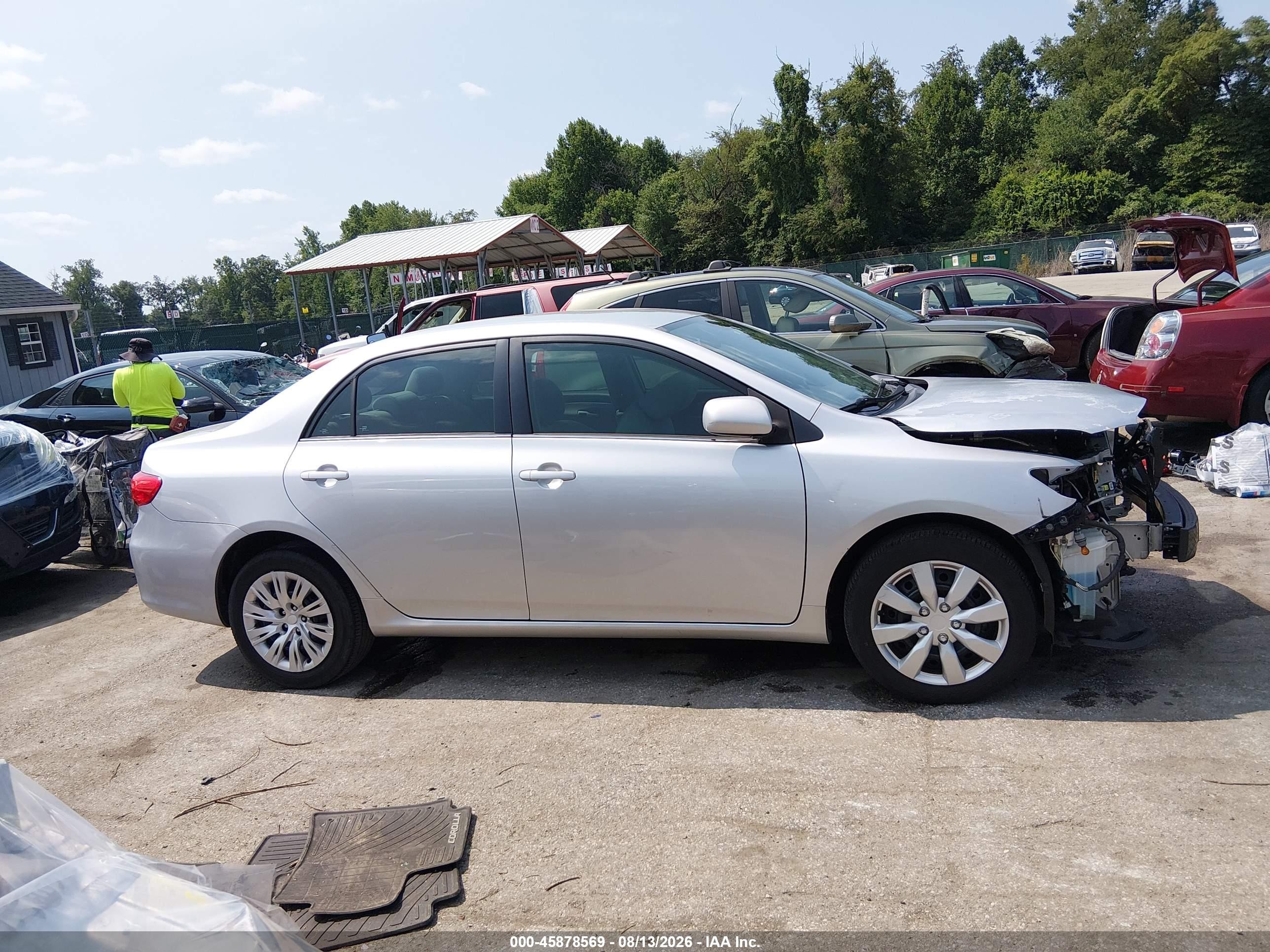2013 Toyota Corolla Le Silver vin: 5YFBU4EEXDP164389