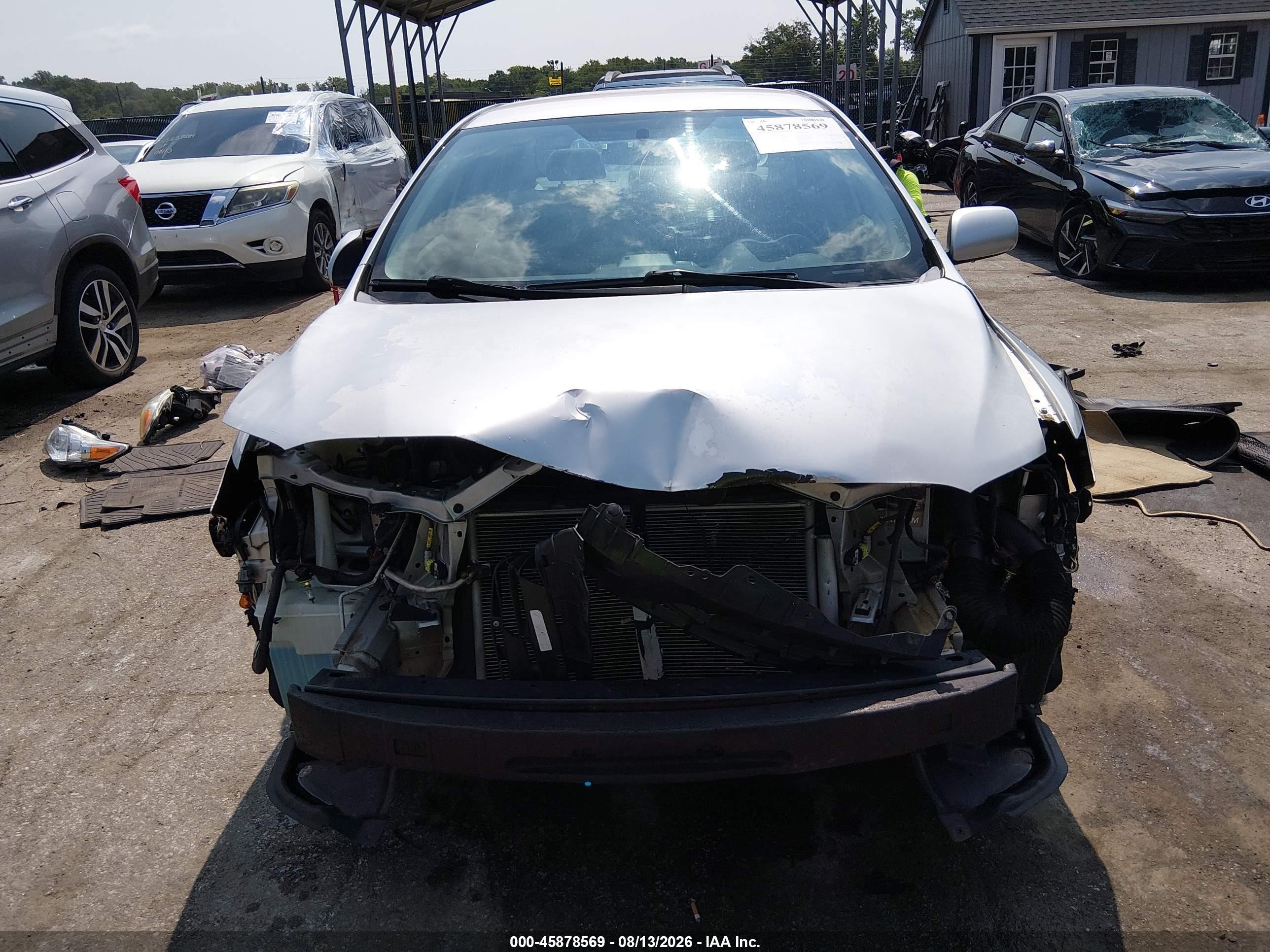 2013 Toyota Corolla Le Silver vin: 5YFBU4EEXDP164389