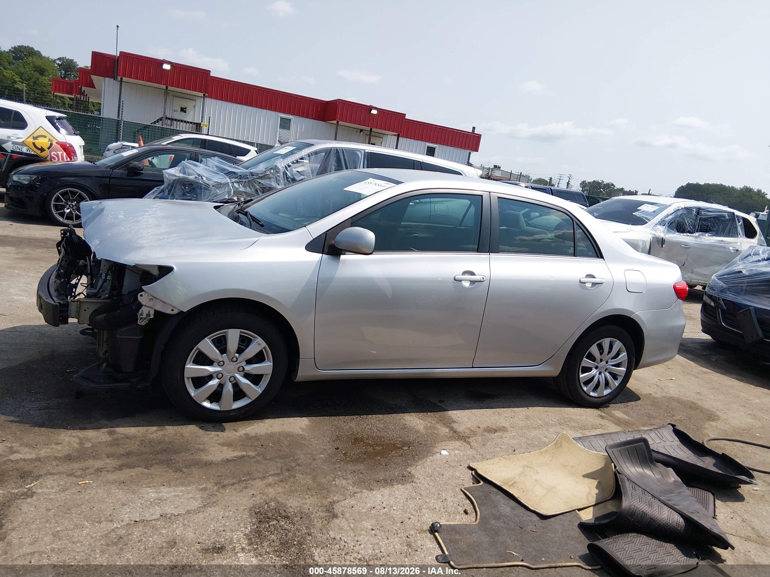 2013 Toyota Corolla Le Silver vin: 5YFBU4EEXDP164389
