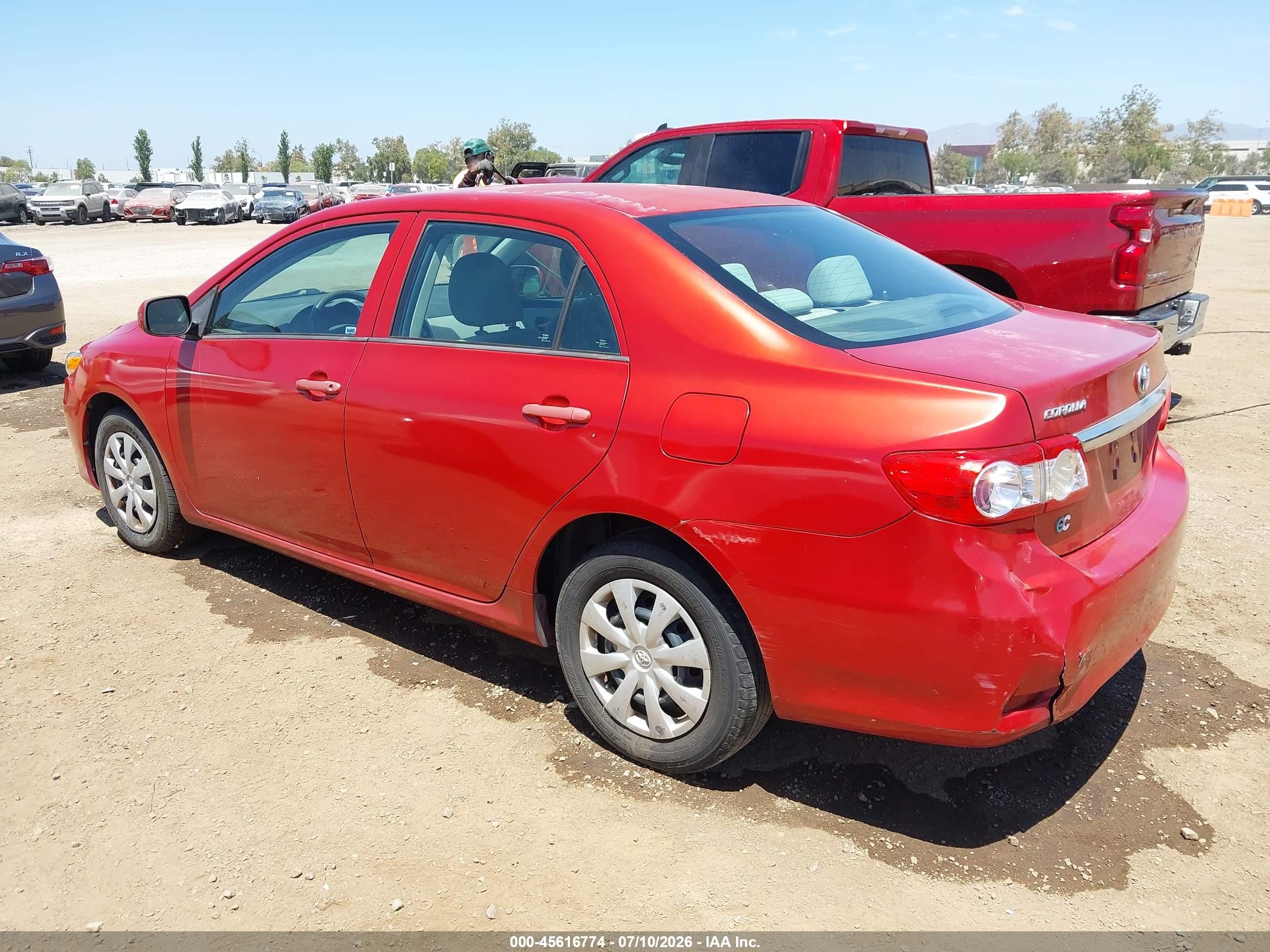 2013 Toyota Corolla L Красный vin: 5YFBU4EEXDP173755