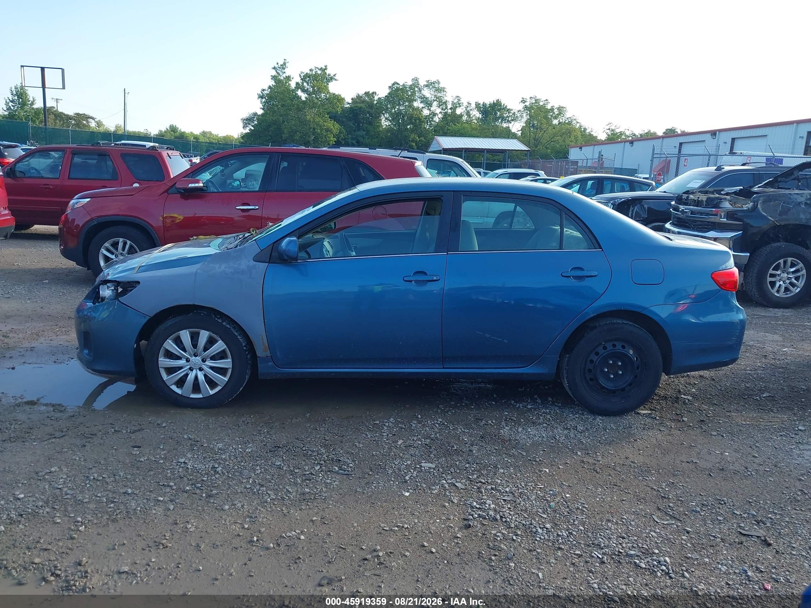 2013 Toyota Corolla Le Blue vin: 5YFBU4EEXDP175702