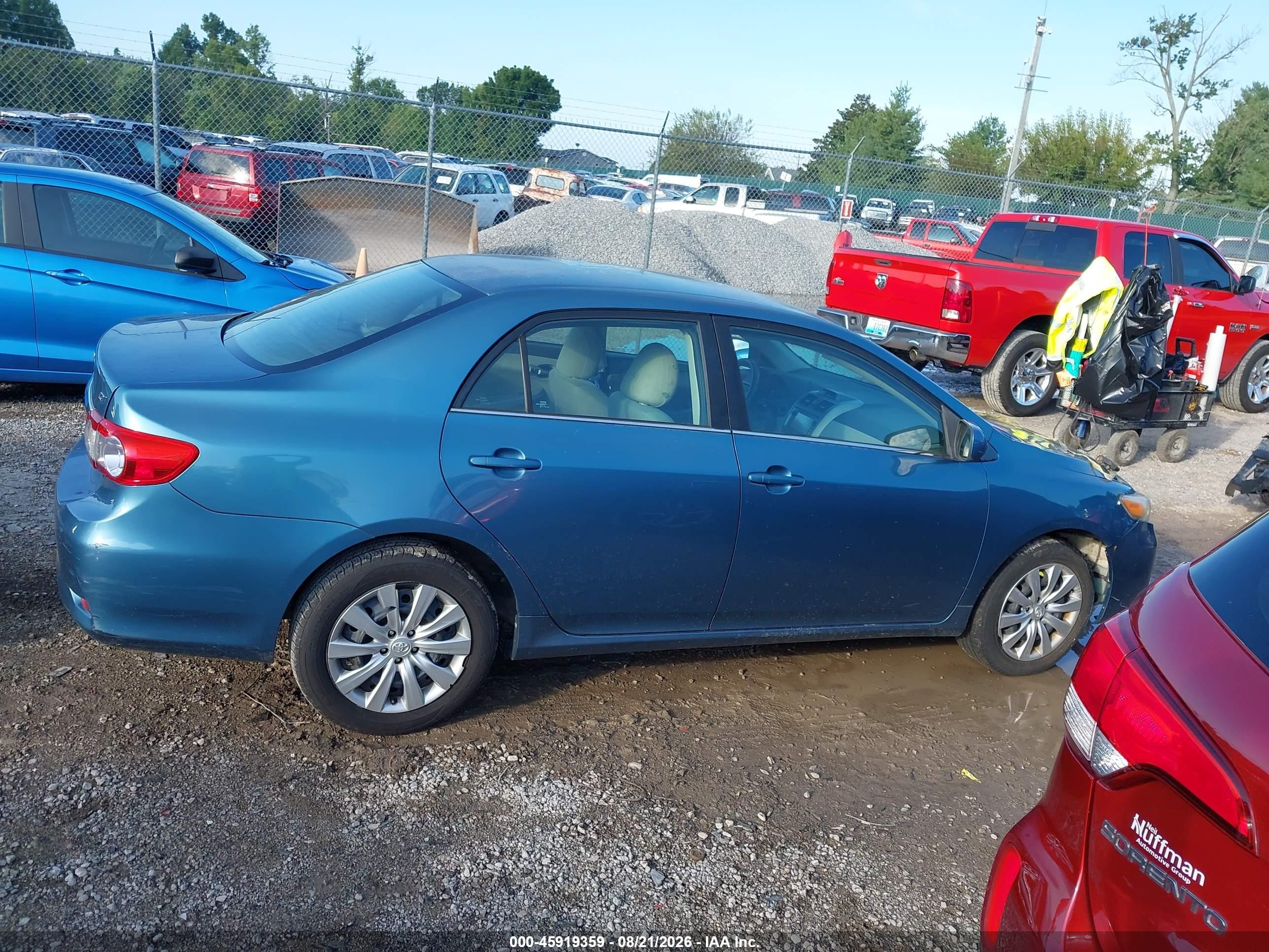 2013 Toyota Corolla Le Blue vin: 5YFBU4EEXDP175702