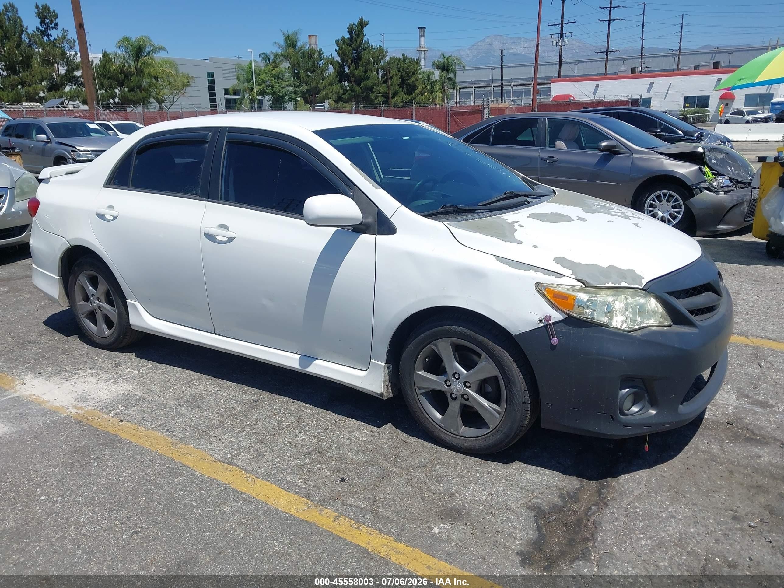 2013 Toyota Corolla S White vin: 5YFBU4EEXDP183914