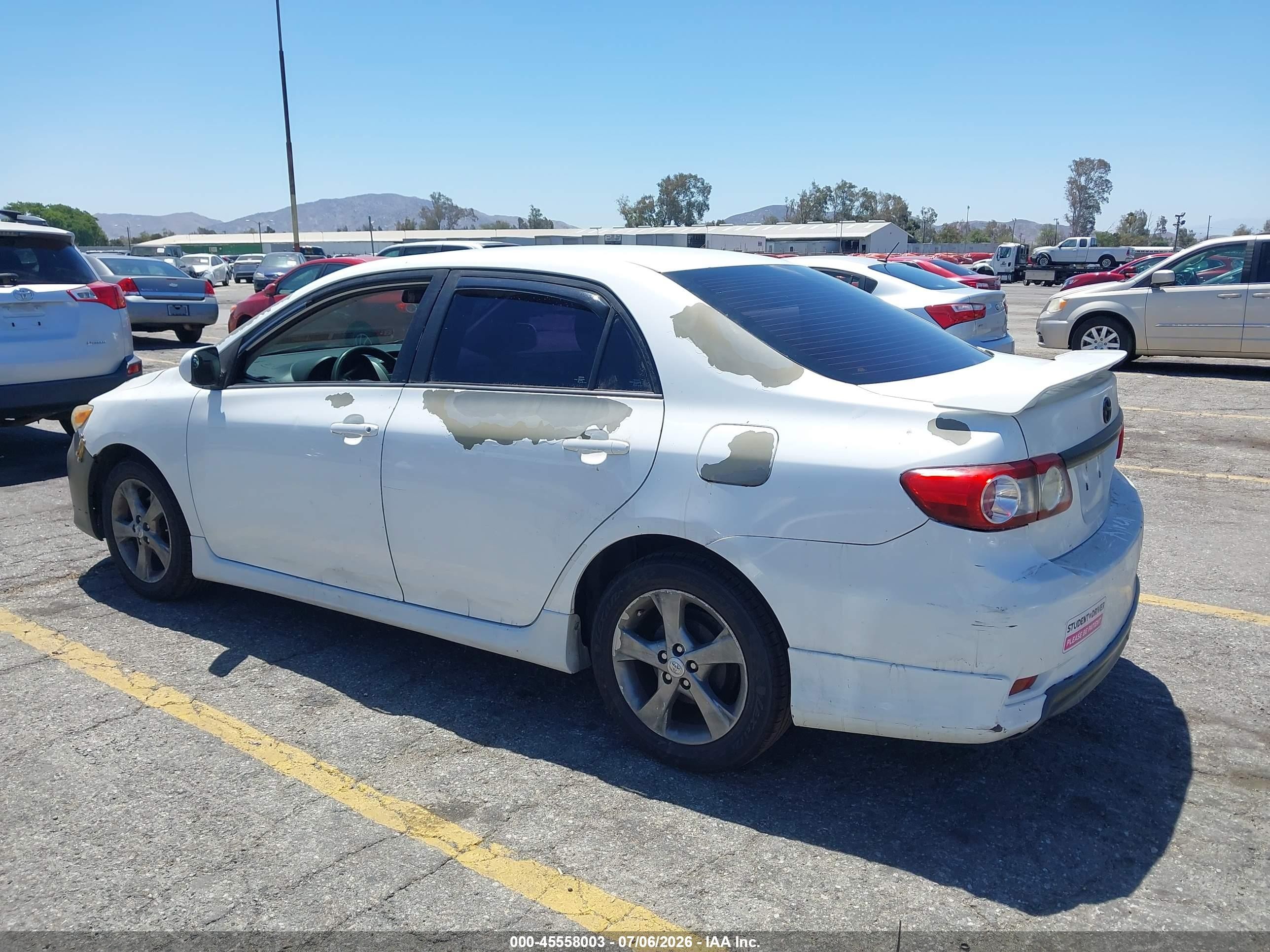 2013 Toyota Corolla S White vin: 5YFBU4EEXDP183914
