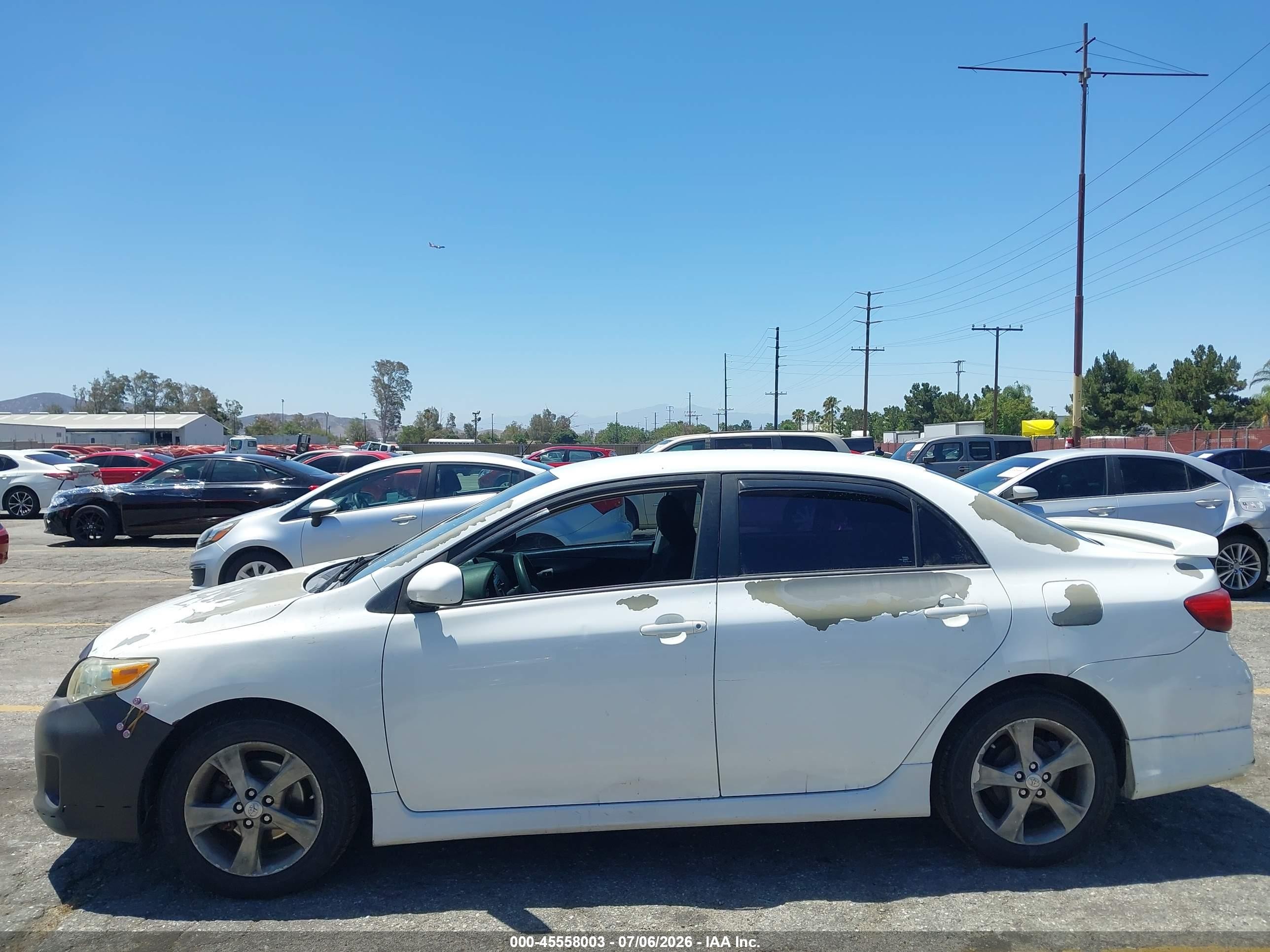 2013 Toyota Corolla S White vin: 5YFBU4EEXDP183914