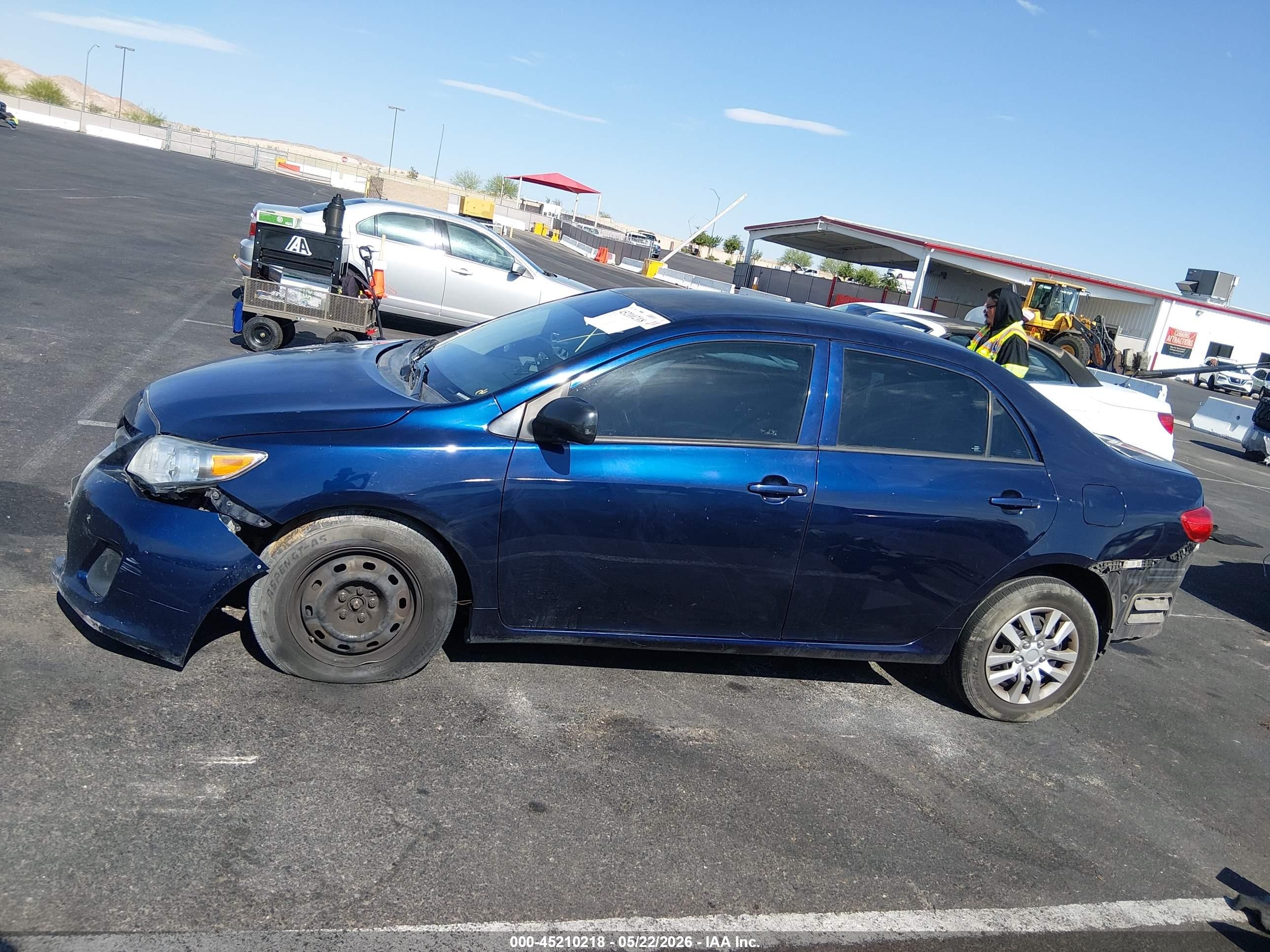 2013 Toyota Corolla L Blue vin: 5YFBU4EEXDP197182