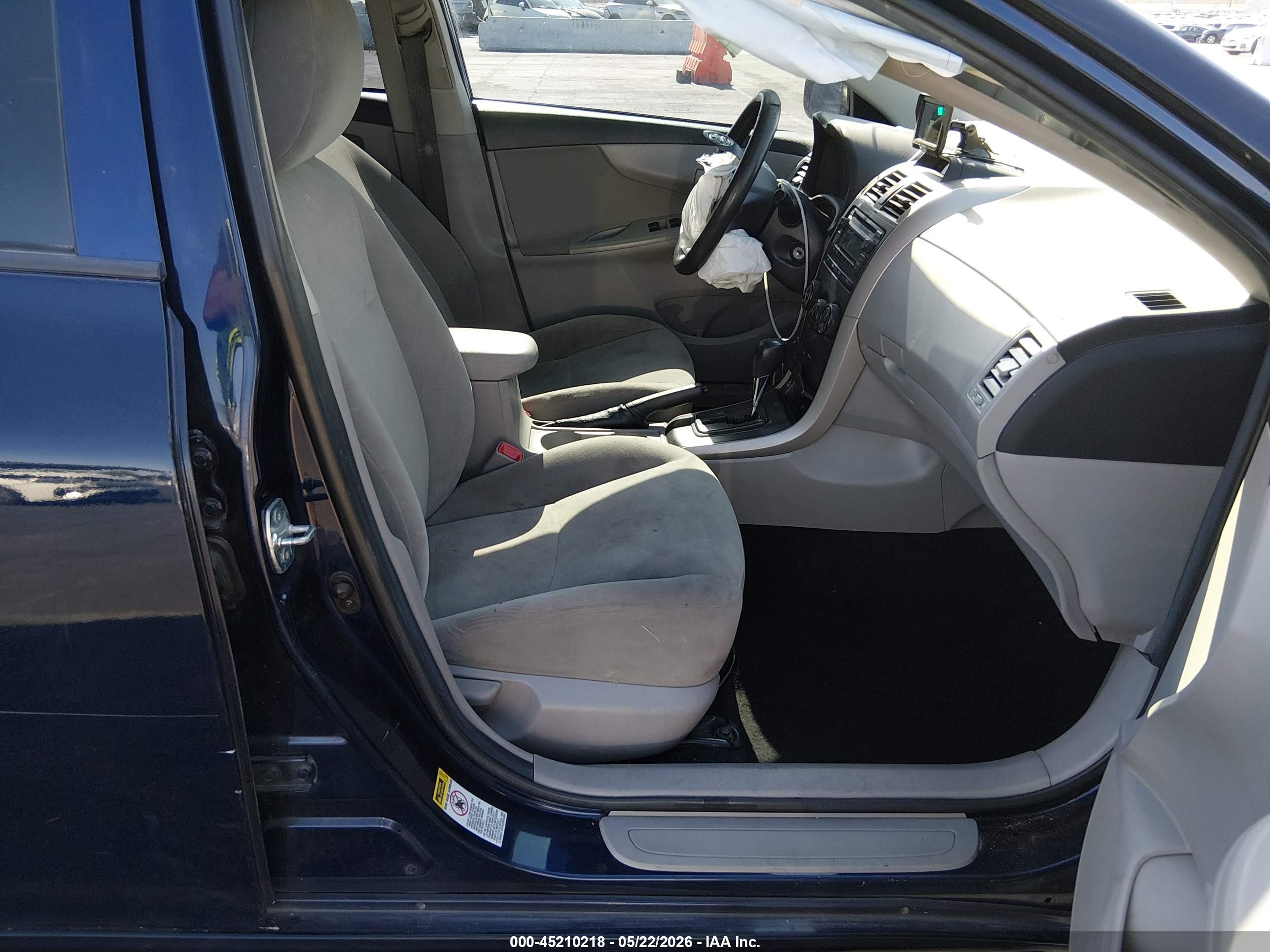2013 Toyota Corolla L Blue vin: 5YFBU4EEXDP197182