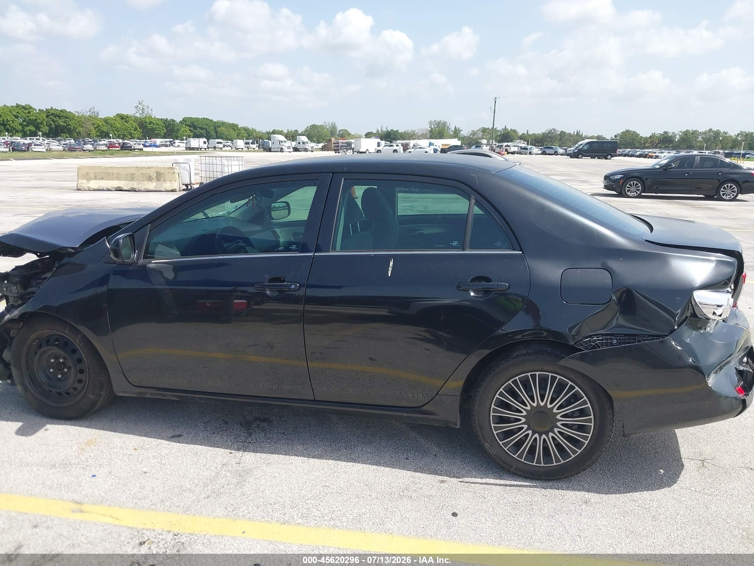 2013 Toyota Corolla Le Black vin: 5YFBU4EEXDP202266
