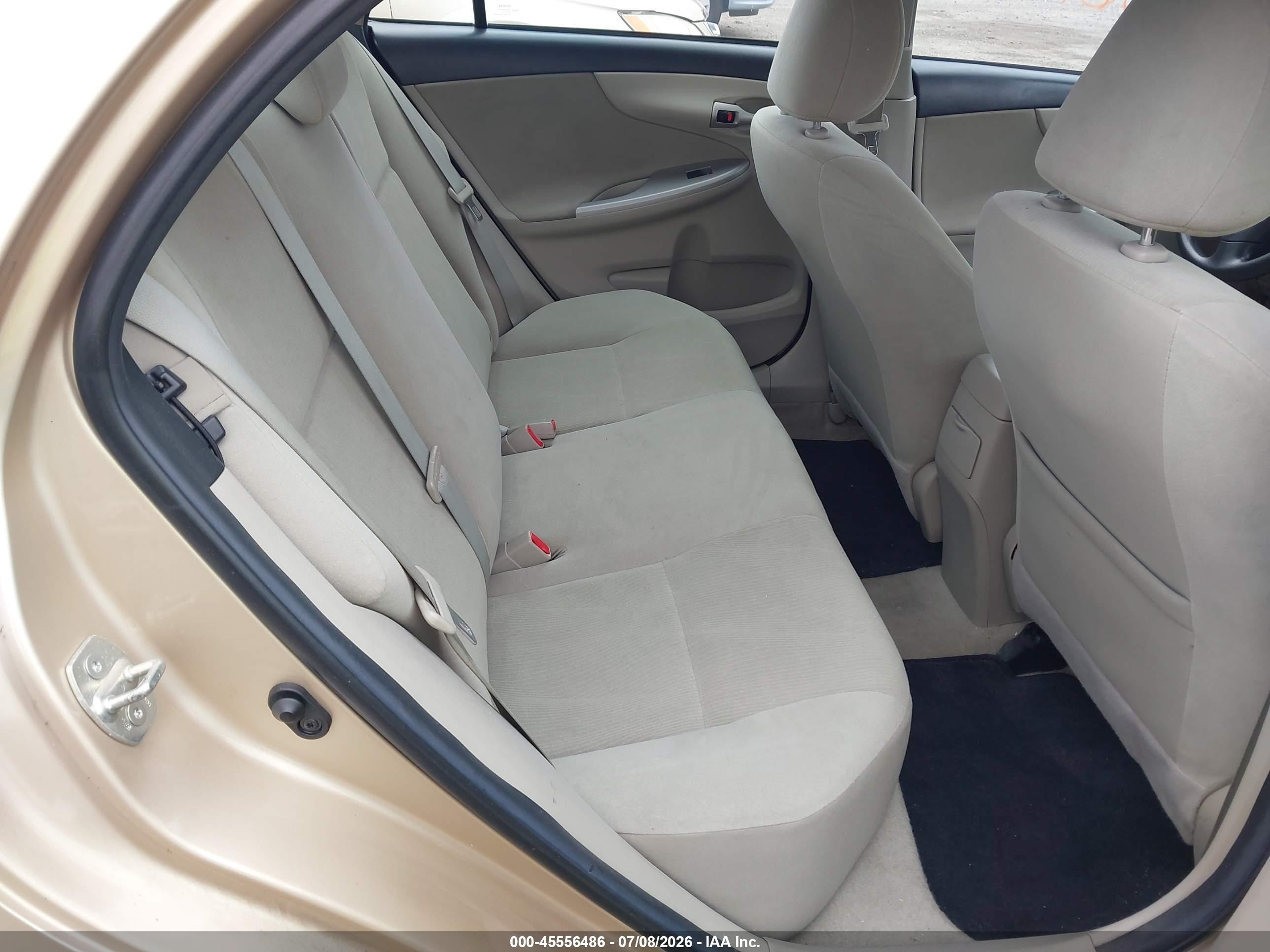 2013 Toyota Corolla Le Gold vin: 5YFBU4EEXDP210285