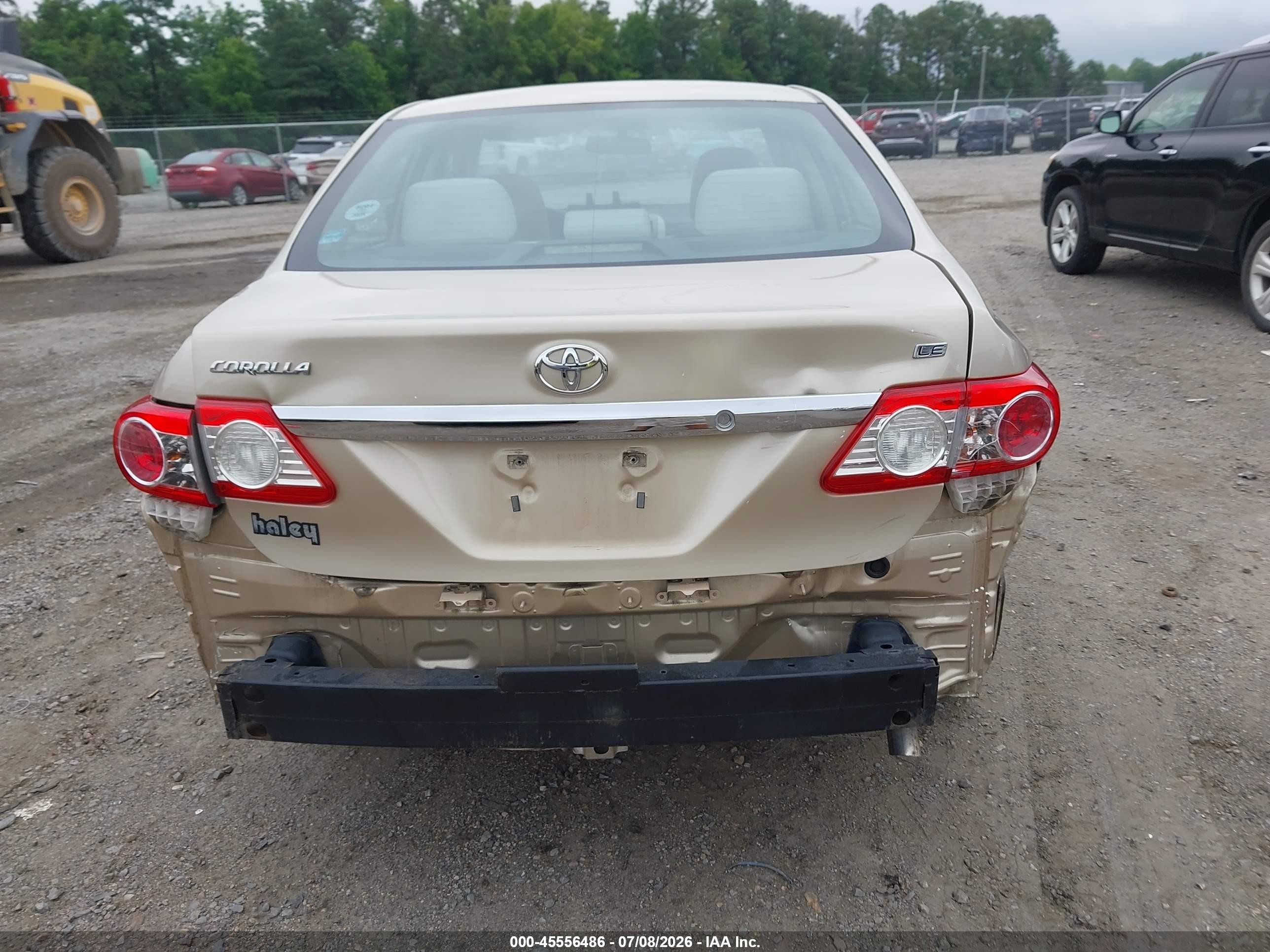 2013 Toyota Corolla Le Gold vin: 5YFBU4EEXDP210285