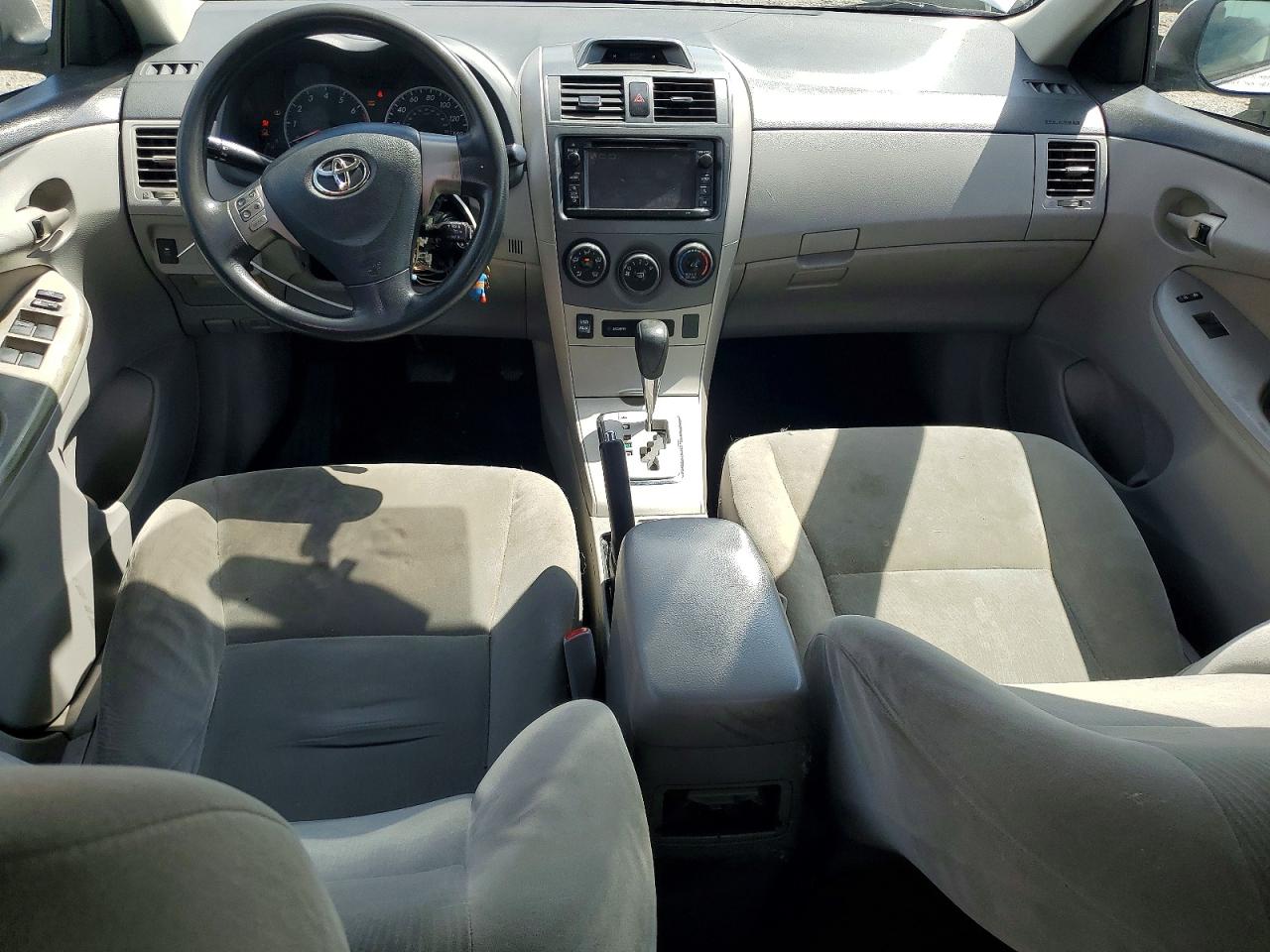 2013 Toyota Corolla Le White vin: 5YFBU4EEXDP216913