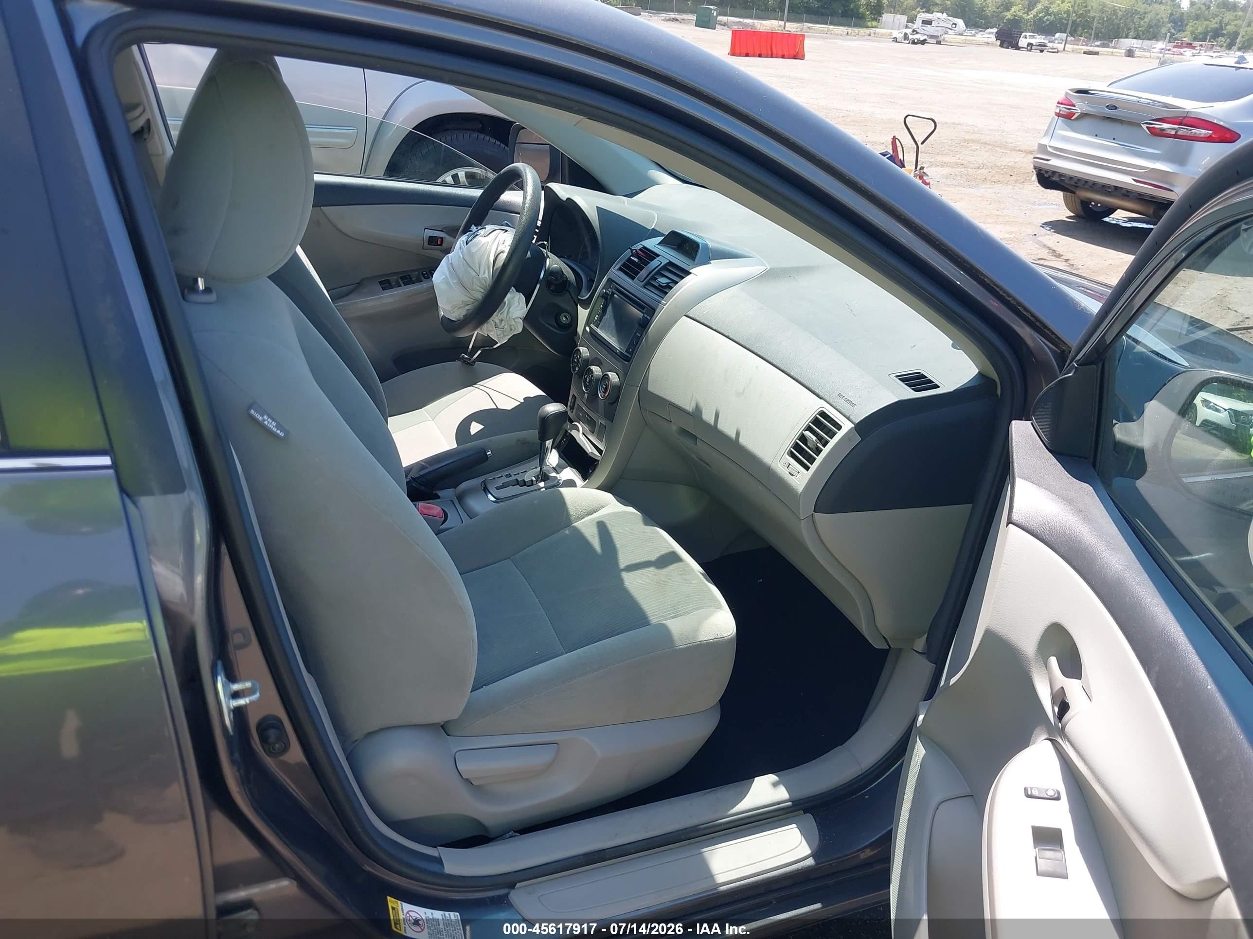 2013 Toyota Corolla Le Серый vin: 5YFBU4EEXDP217298