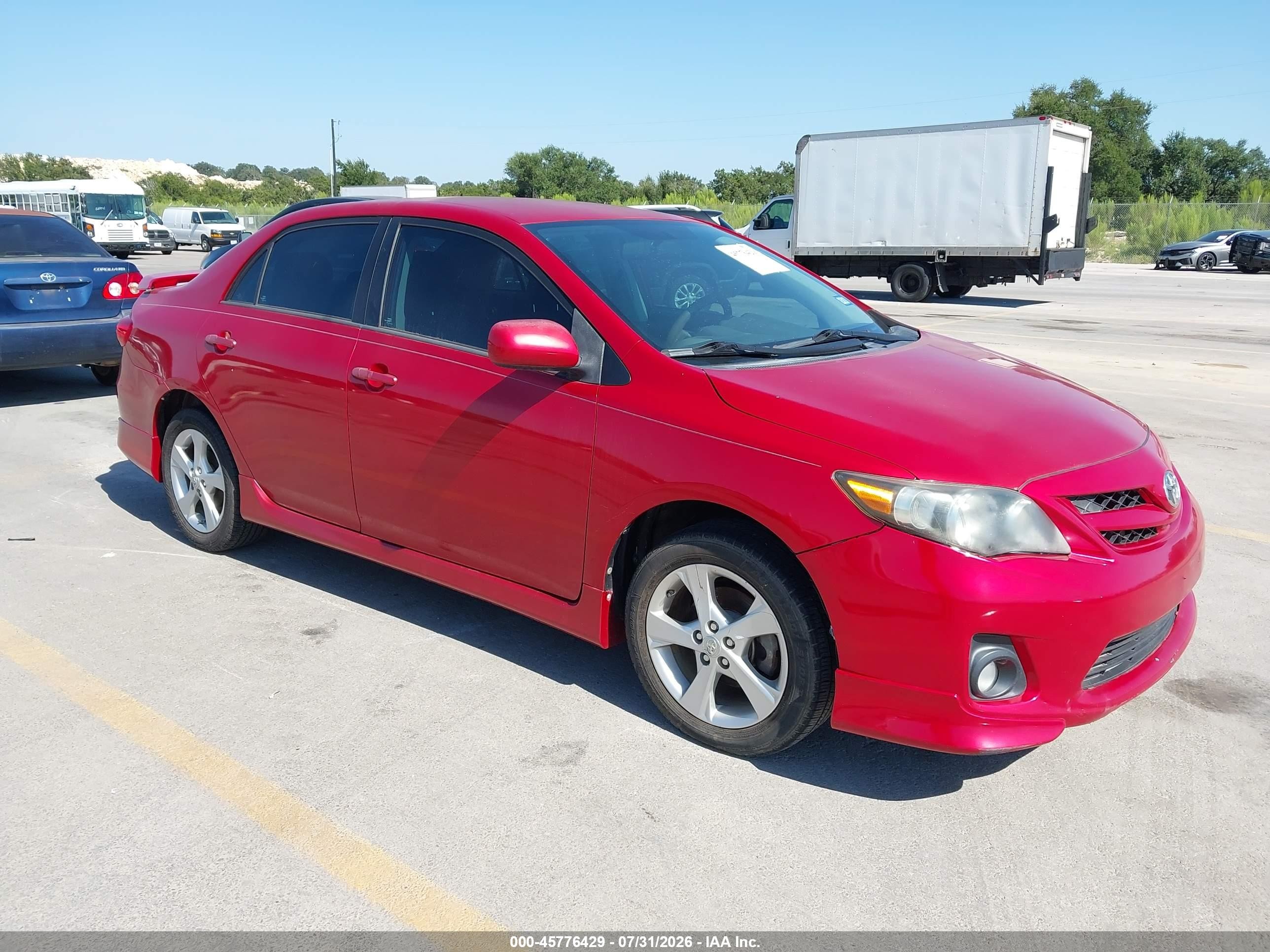 2013 Toyota Corolla S Красный vin: 5YFBU4EEXDP223988