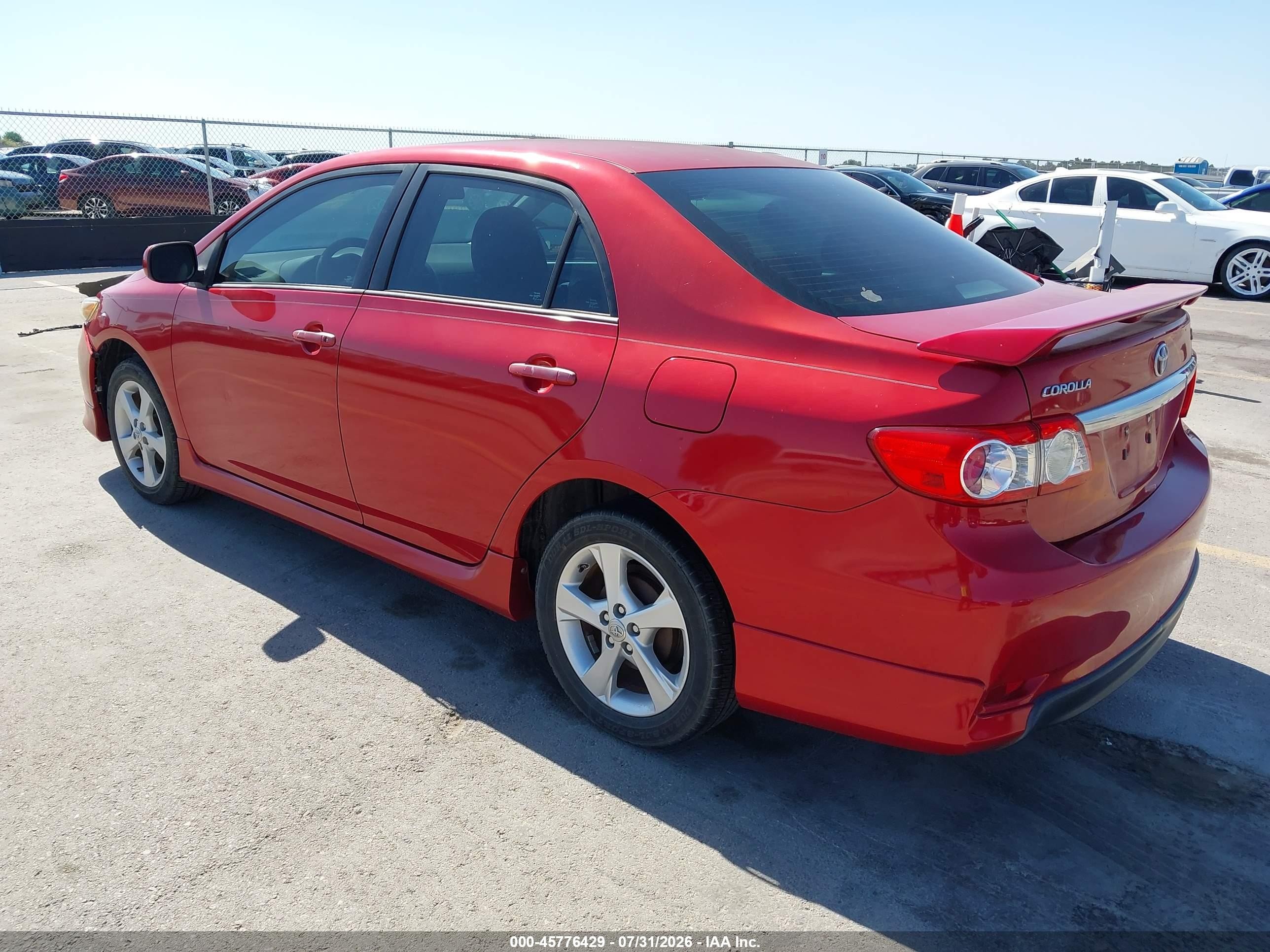 2013 Toyota Corolla S Красный vin: 5YFBU4EEXDP223988