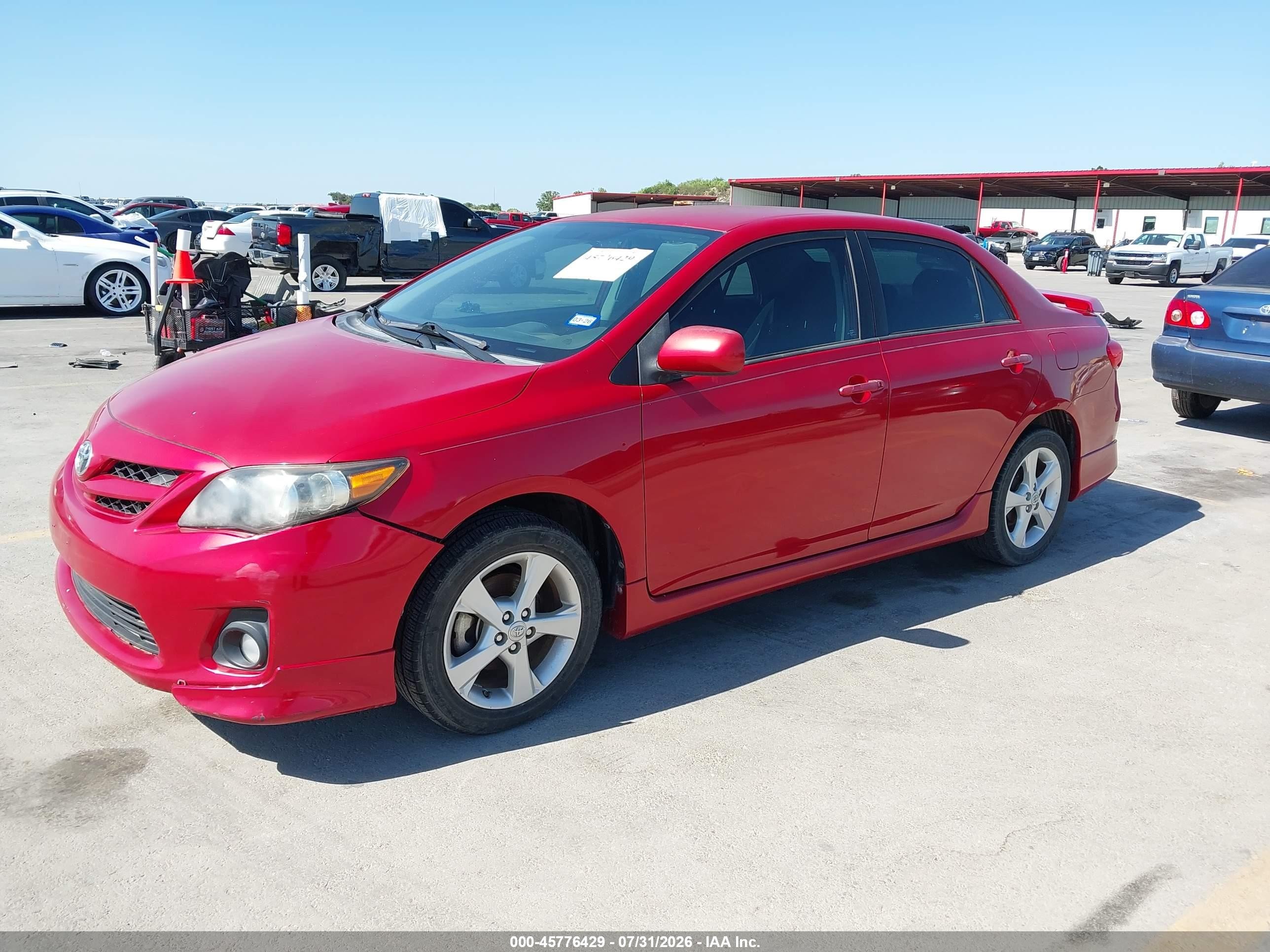 2013 Toyota Corolla S Красный vin: 5YFBU4EEXDP223988
