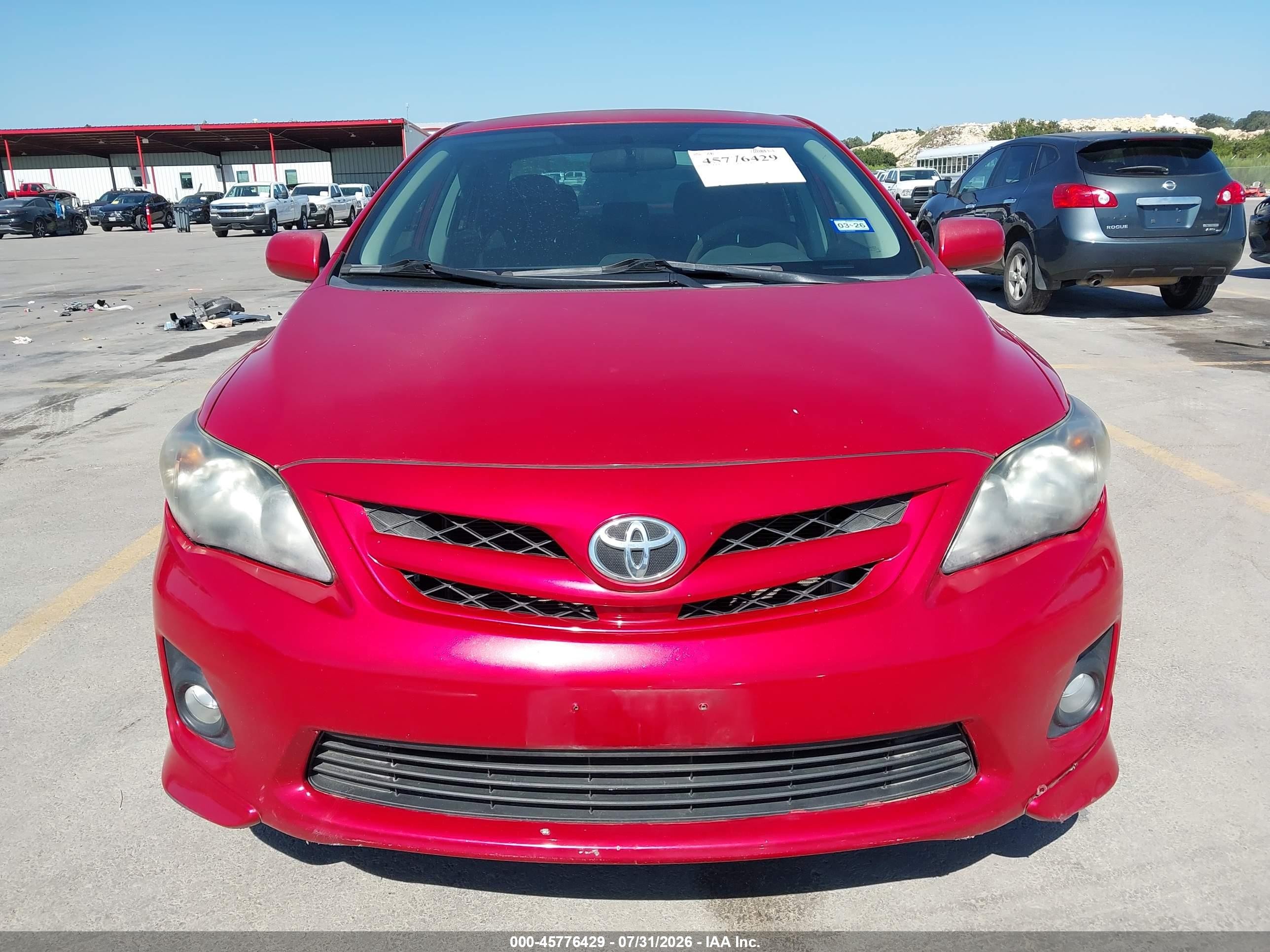 2013 Toyota Corolla S Красный vin: 5YFBU4EEXDP223988