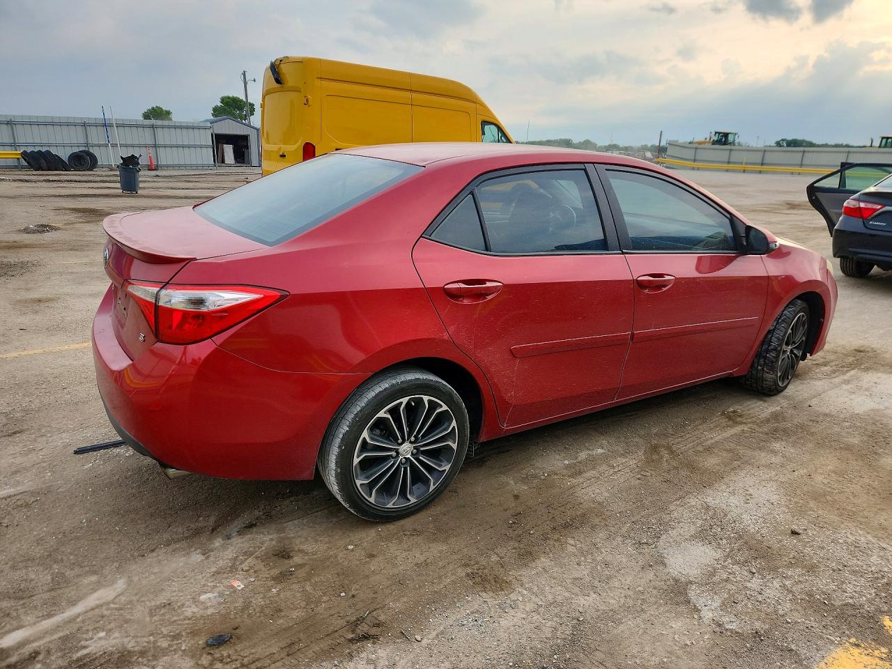 2014 Toyota Corolla S Plus Red vin: 5YFBURHE0EP023986