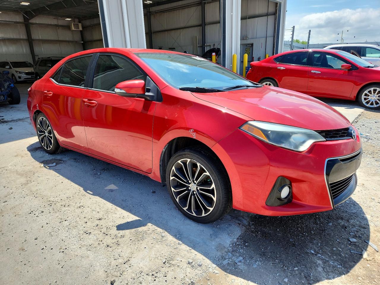 2014 Toyt Corolla Red vin: 5YFBURHE0EP046202