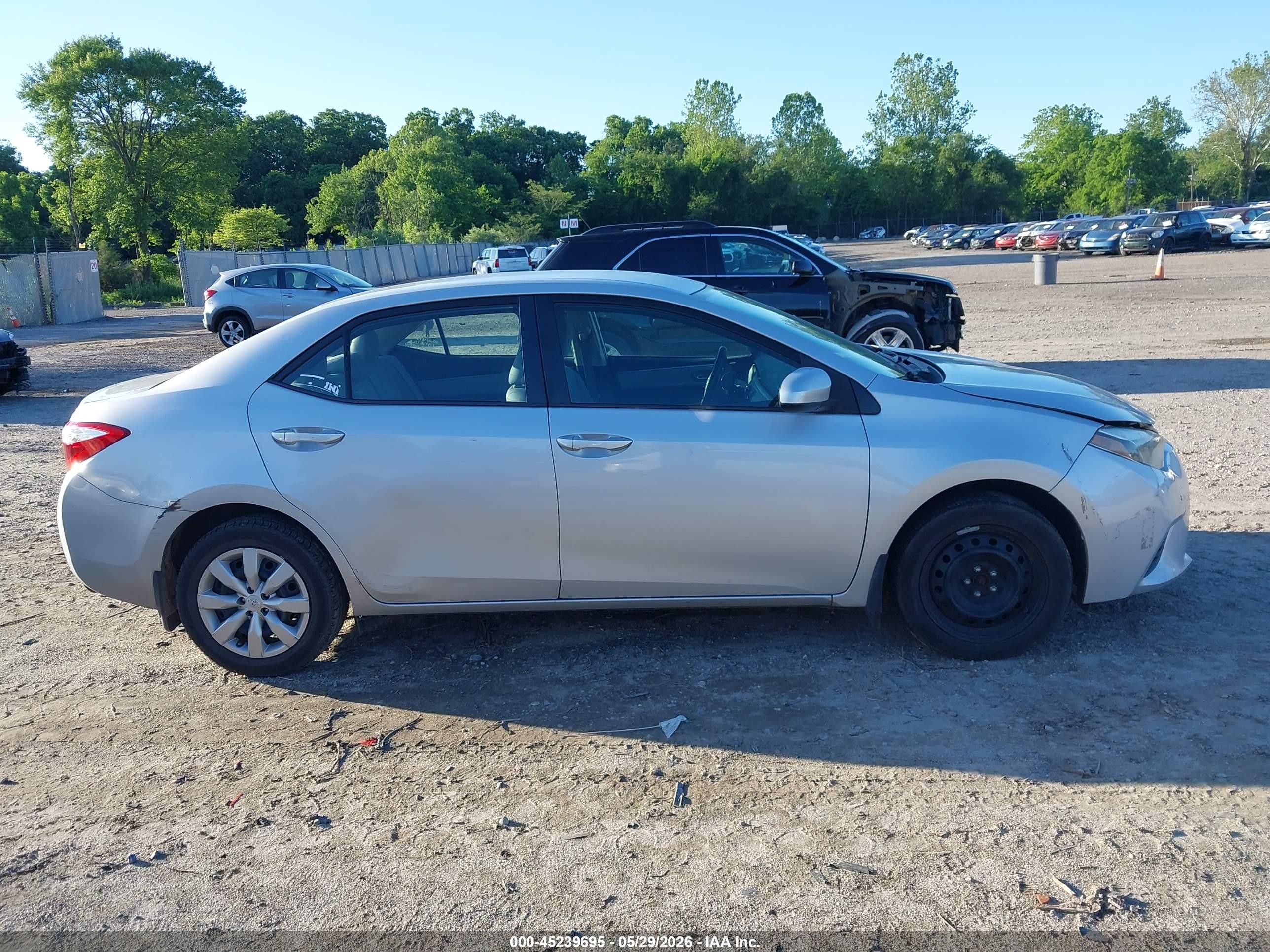 2014 Toyota Corolla Le Silver vin: 5YFBURHE0EP067843