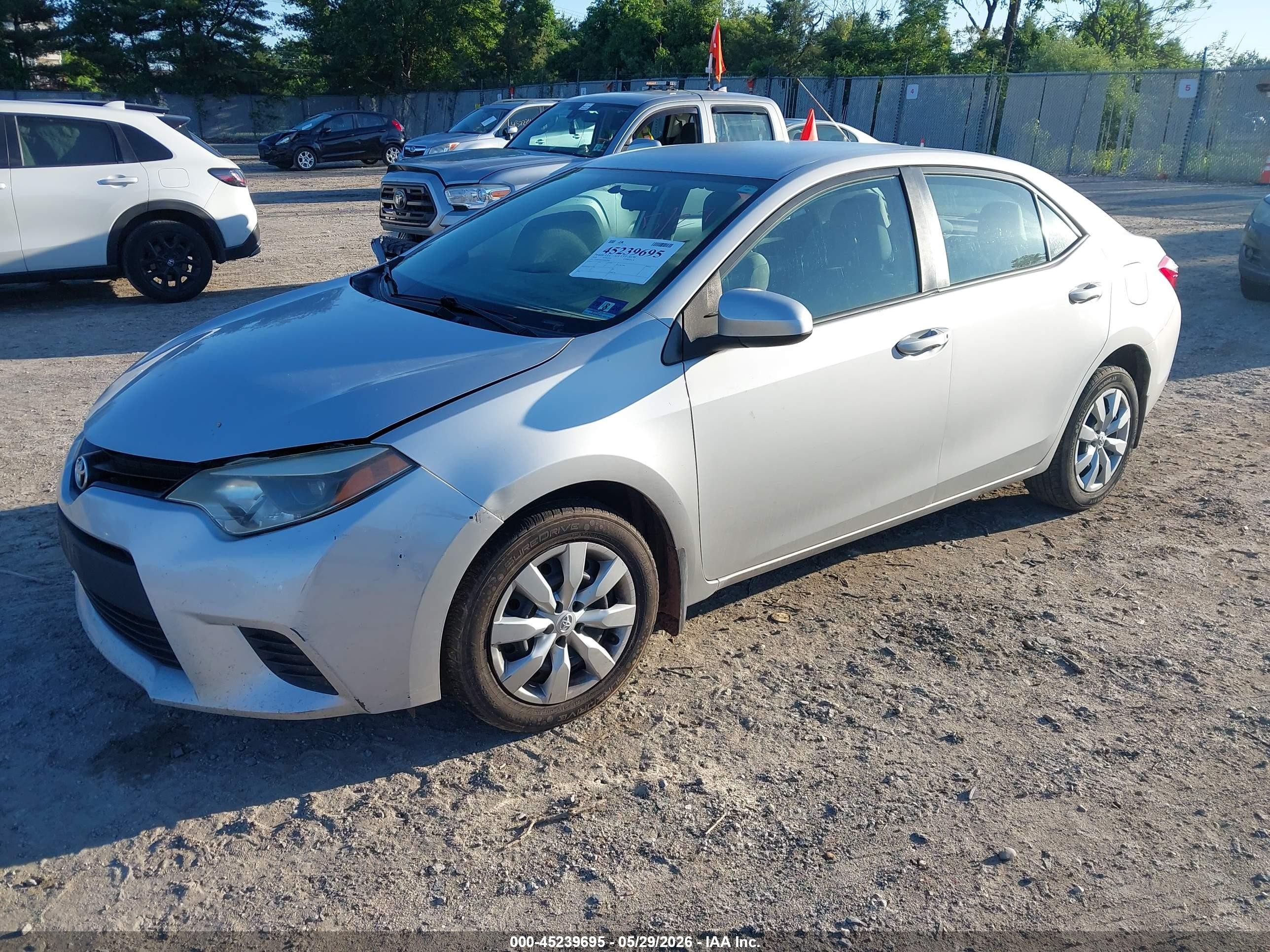 2014 Toyota Corolla Le Silver vin: 5YFBURHE0EP067843
