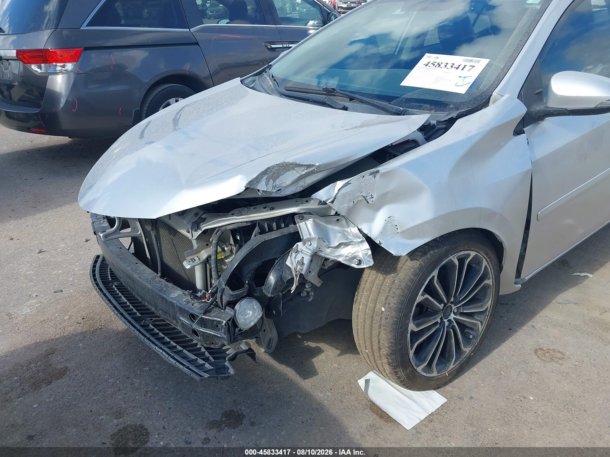2014 Toyota Corolla L/le/le Pls/prm/s/s Pls Silver vin: 5YFBURHE0EP077966