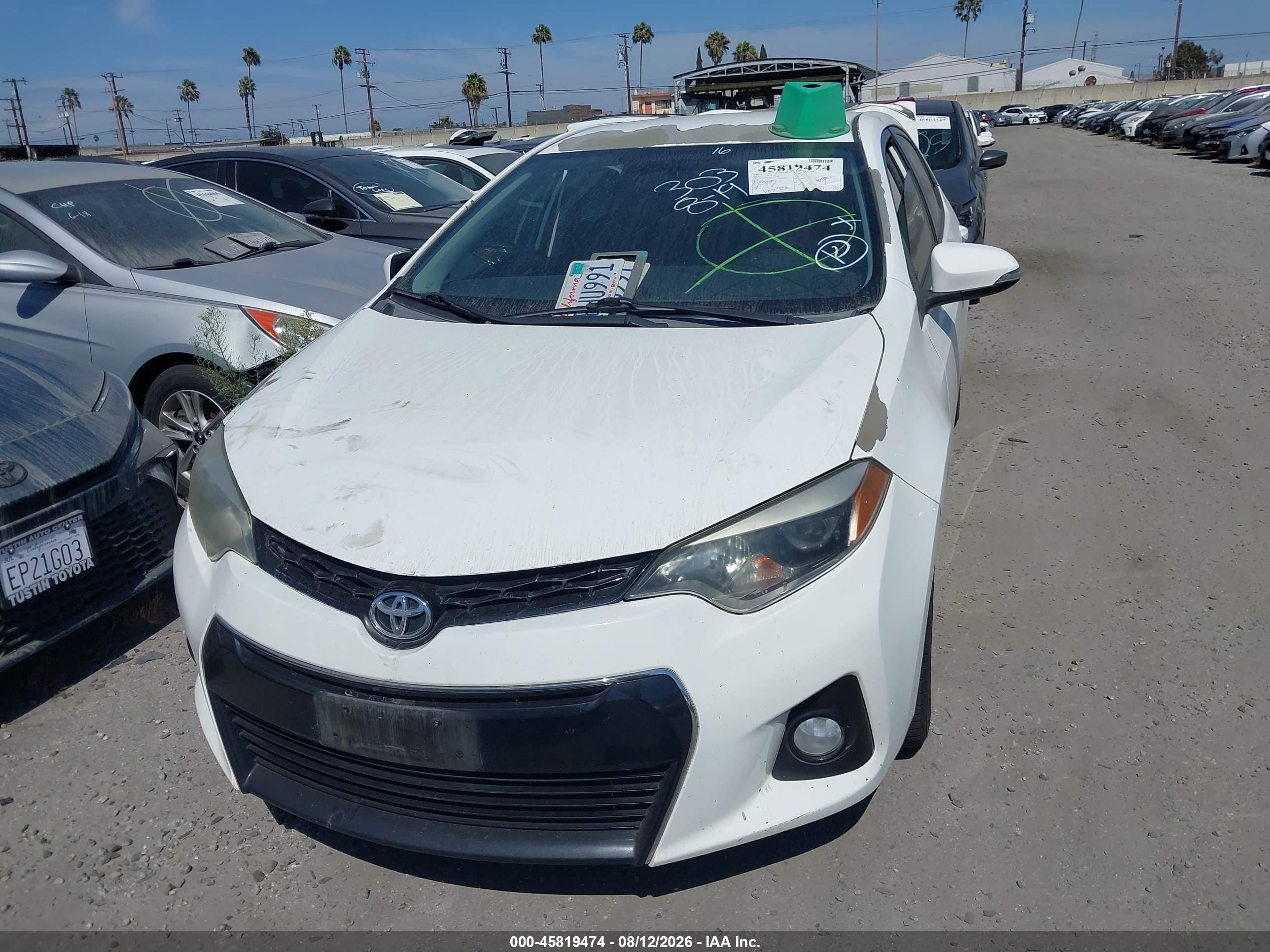 2014 Toyota Corolla S Plus White vin: 5YFBURHE0EP077983