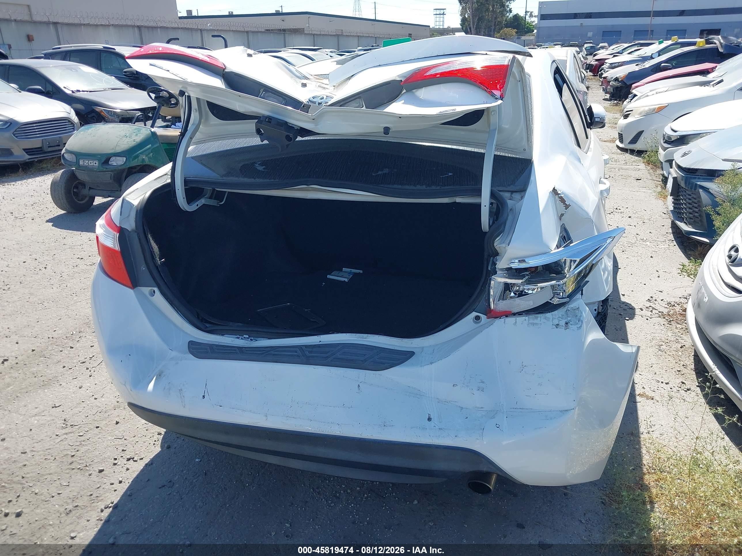 2014 Toyota Corolla S Plus White vin: 5YFBURHE0EP077983