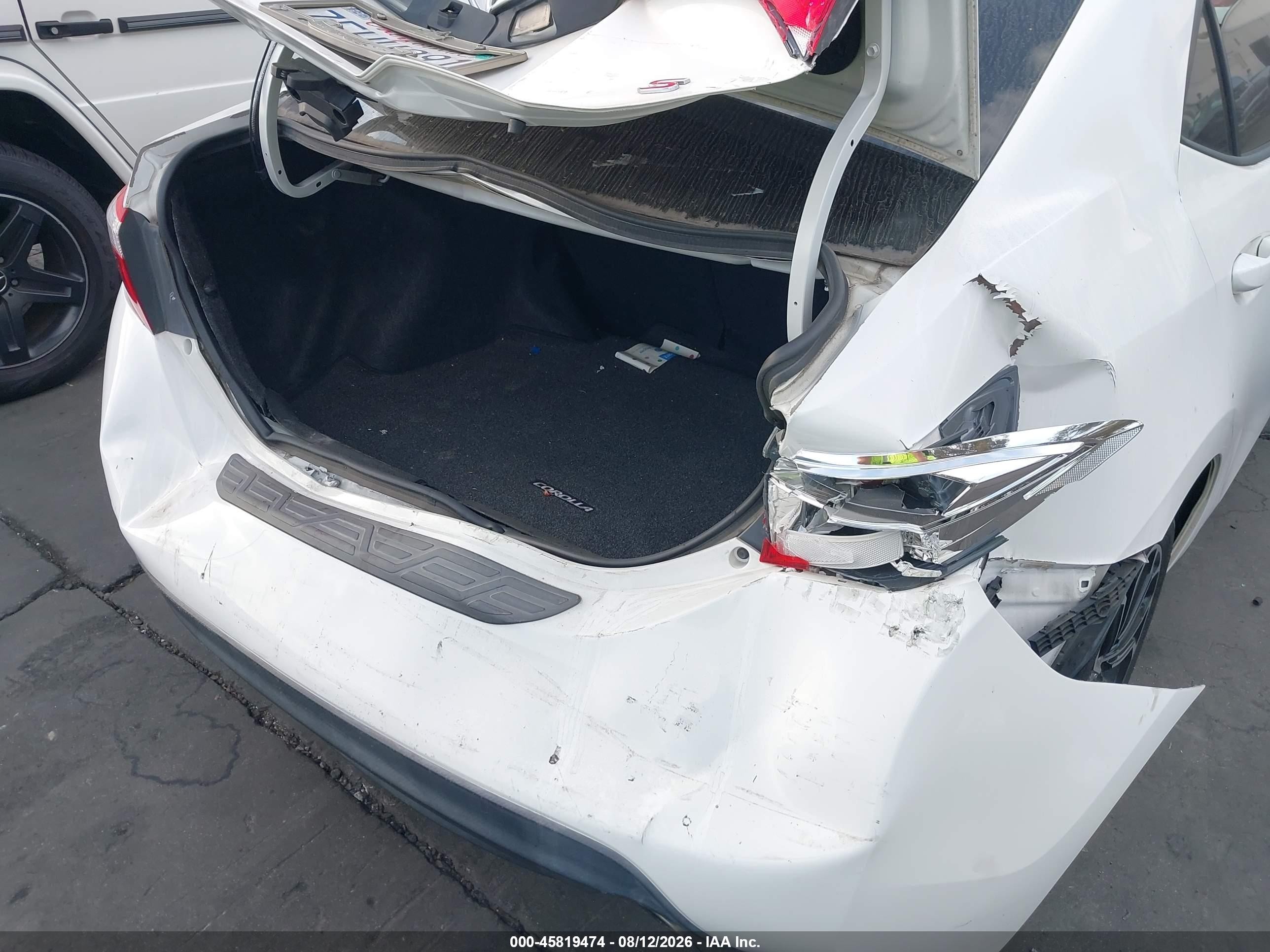 2014 Toyota Corolla S Plus White vin: 5YFBURHE0EP077983