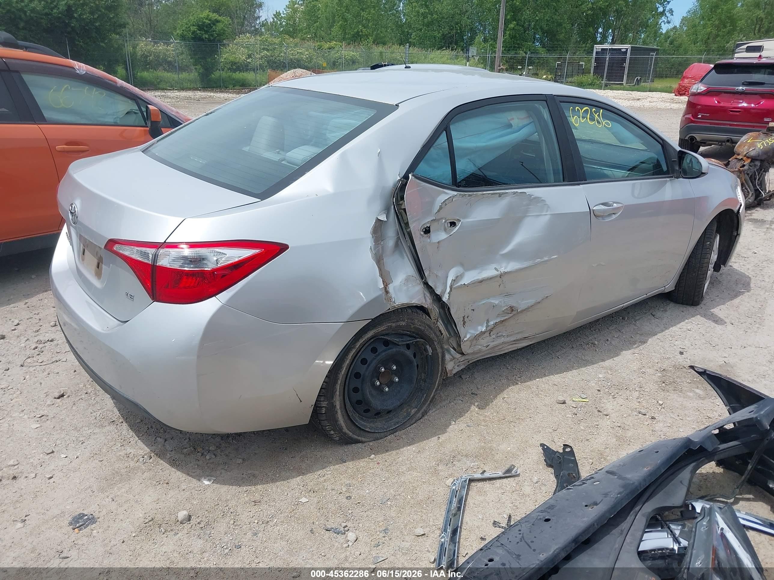 2014 Toyota Corolla Le Silver vin: 5YFBURHE0EP079555