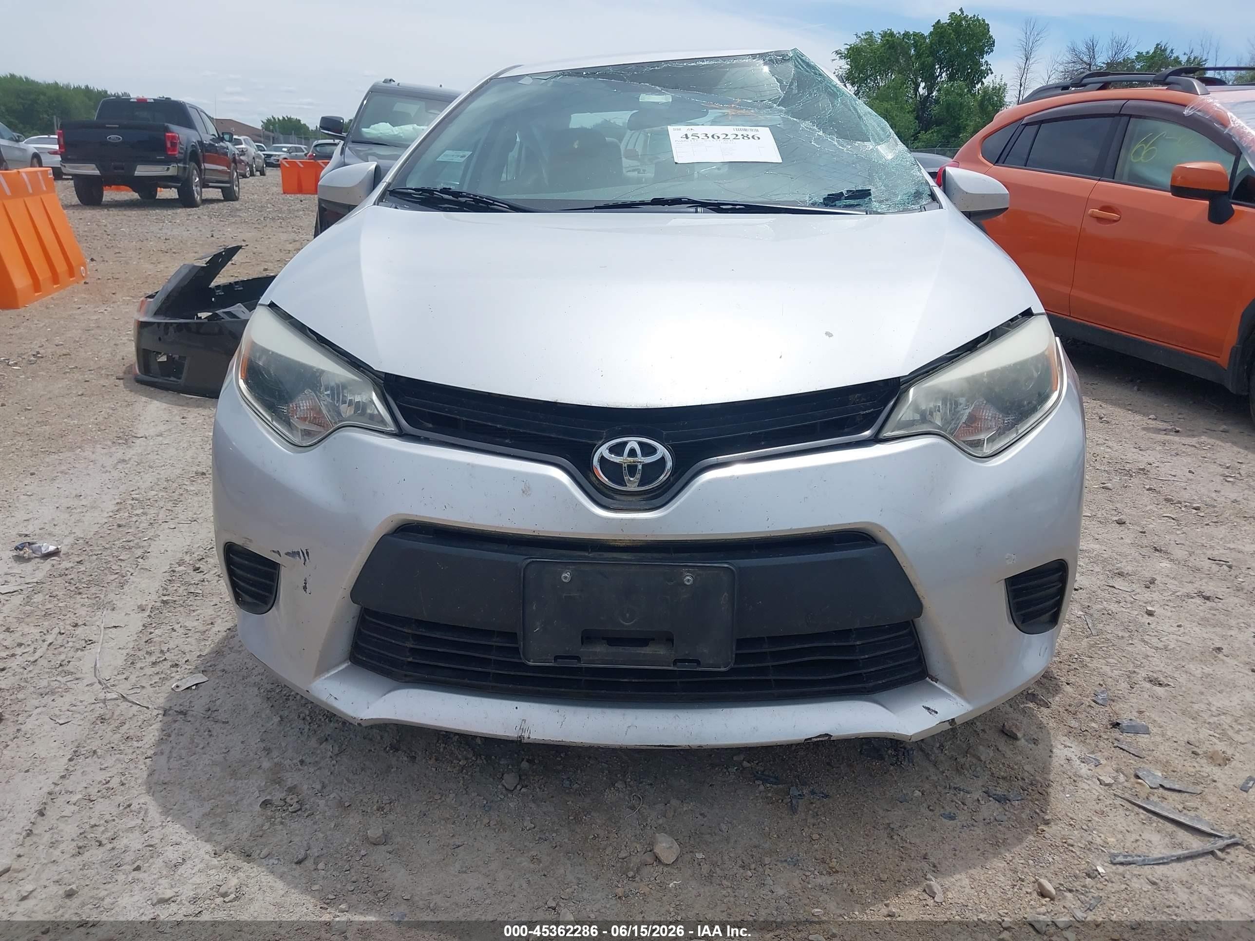 2014 Toyota Corolla Le Silver vin: 5YFBURHE0EP079555