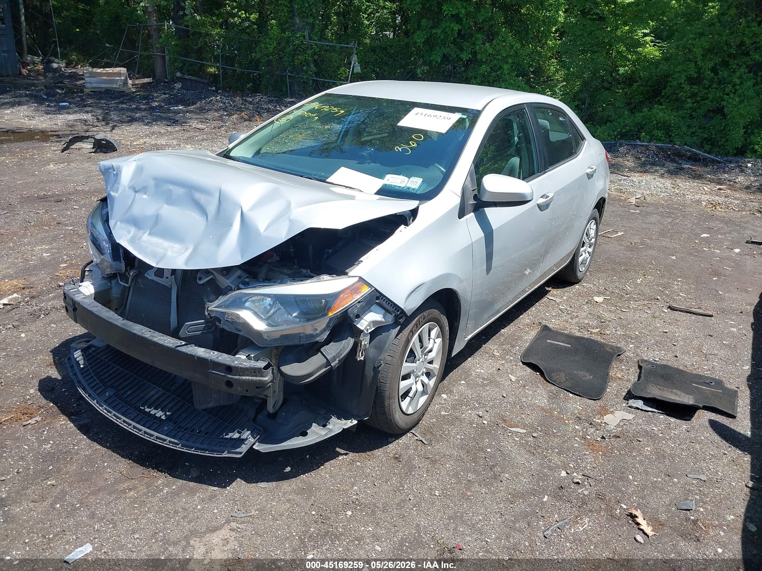 2014 Toyota Corolla L Silver vin: 5YFBURHE0EP113364
