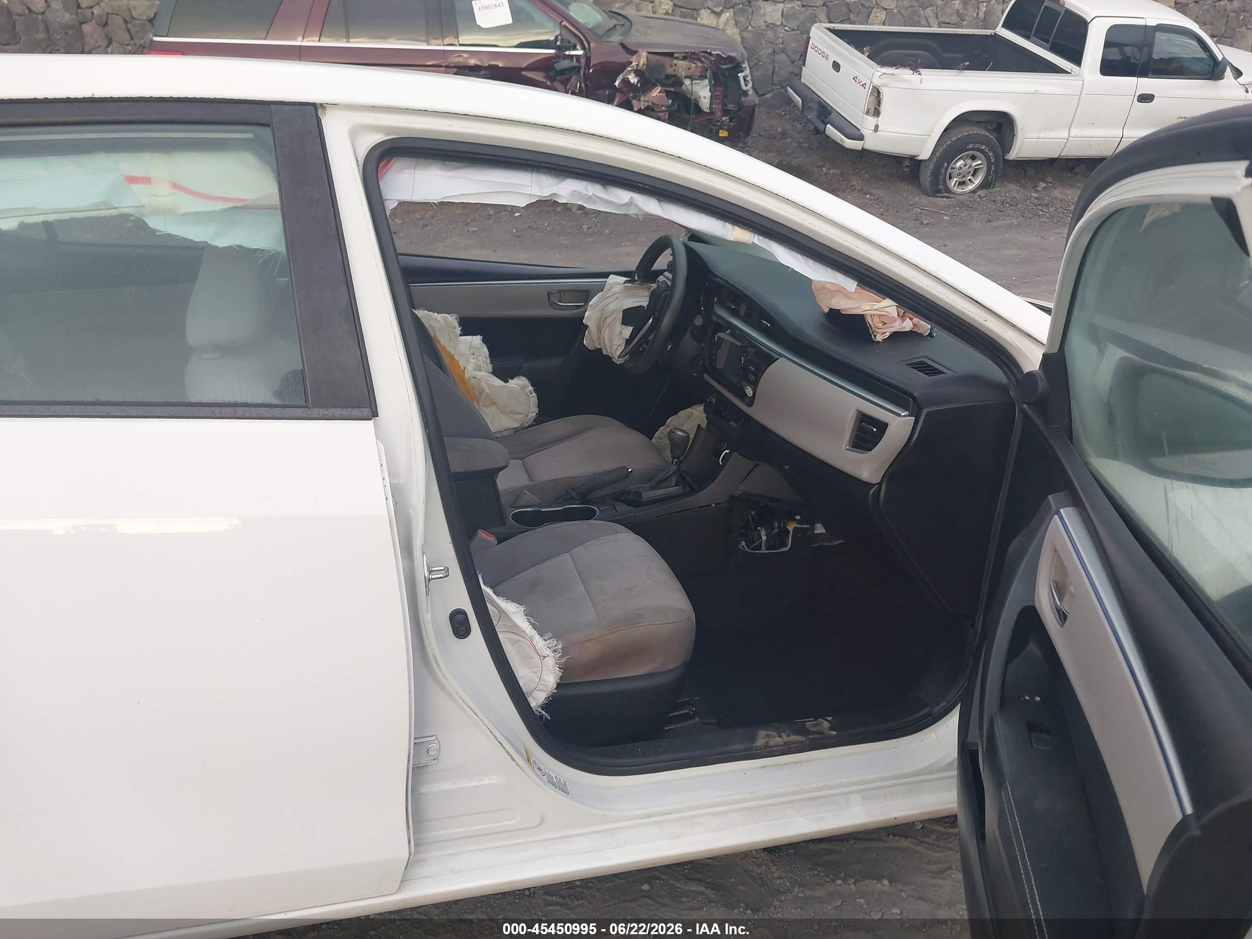 2014 Toyota Corolla Le/le Plus/le Premium Белый vin: 5YFBURHE0EP133906