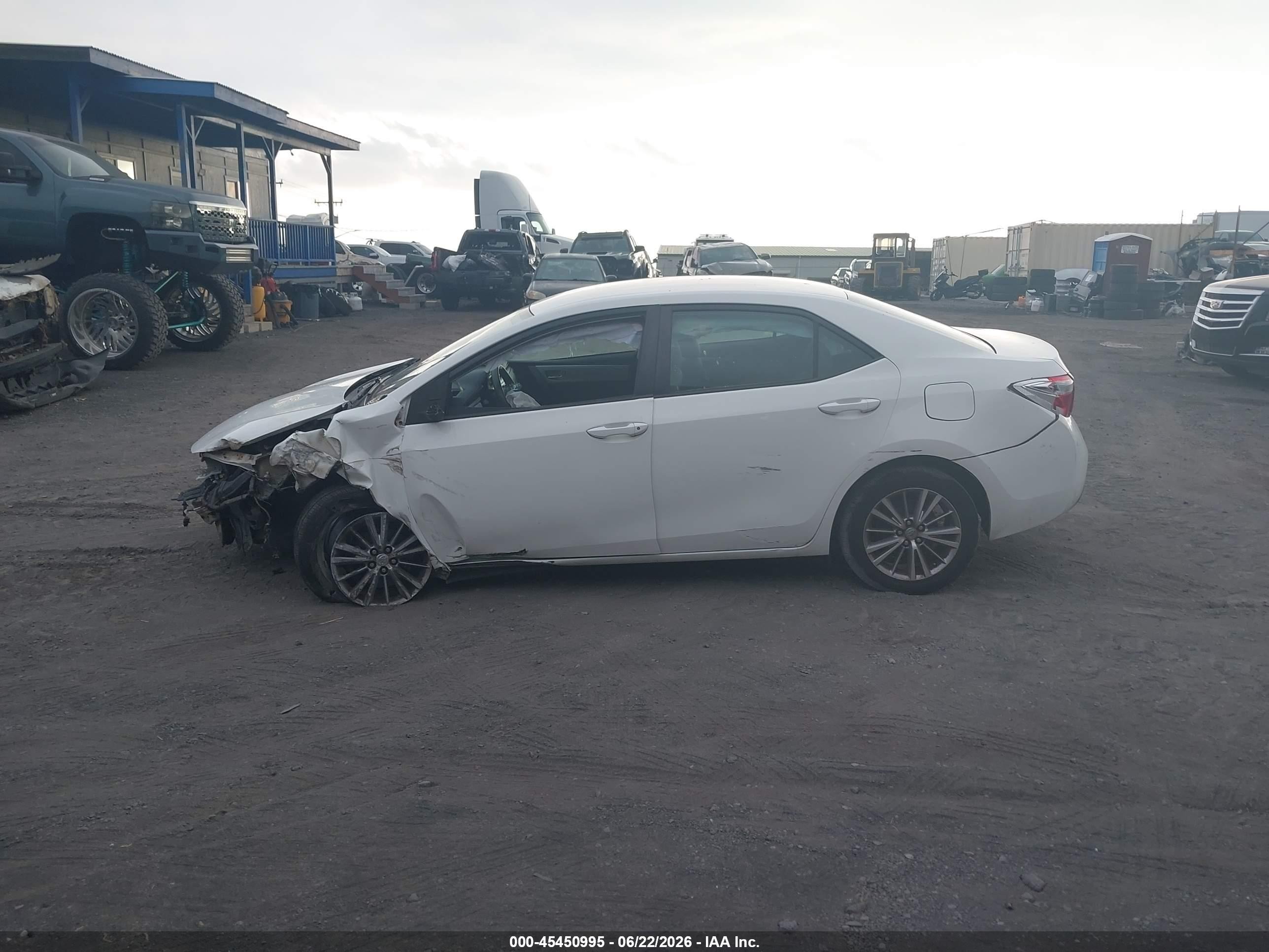 2014 Toyota Corolla Le/le Plus/le Premium Белый vin: 5YFBURHE0EP133906
