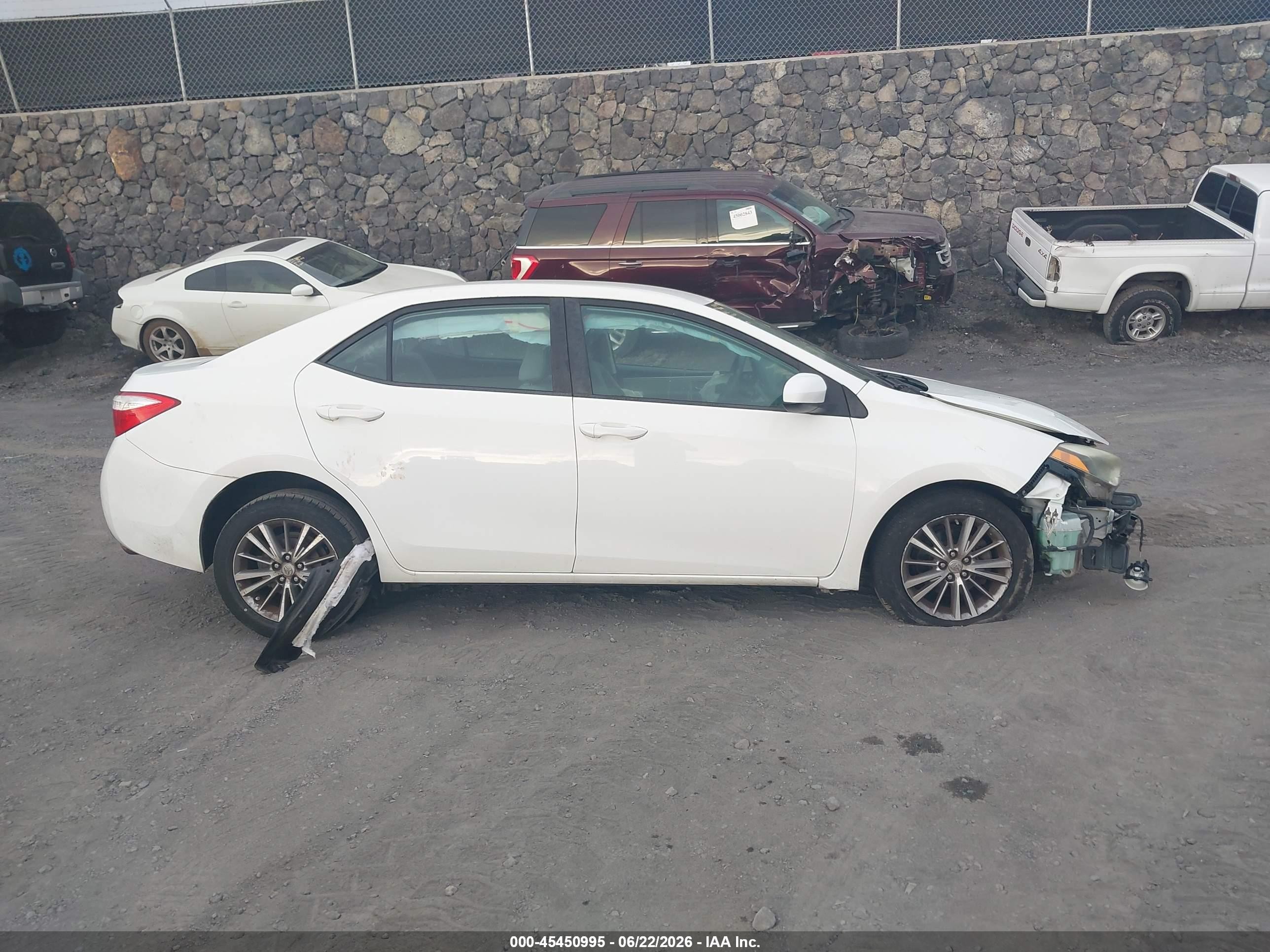 2014 Toyota Corolla Le/le Plus/le Premium Белый vin: 5YFBURHE0EP133906