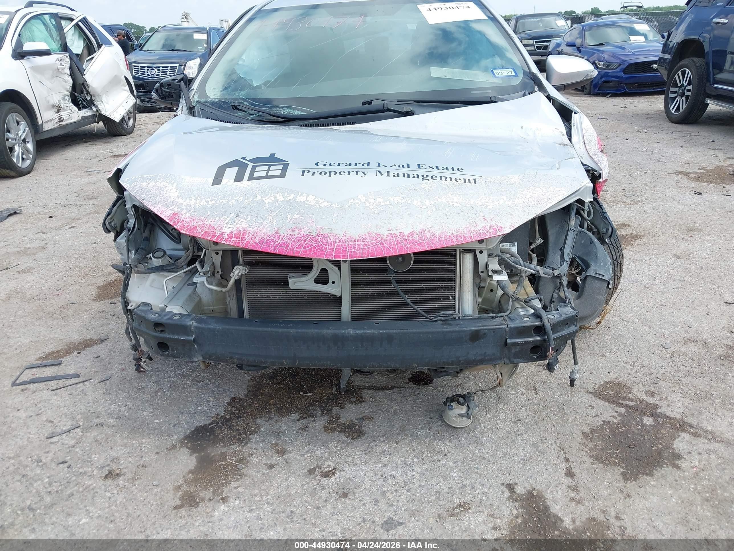2014 Toyota Corolla S Plus Silver vin: 5YFBURHE0EP144291