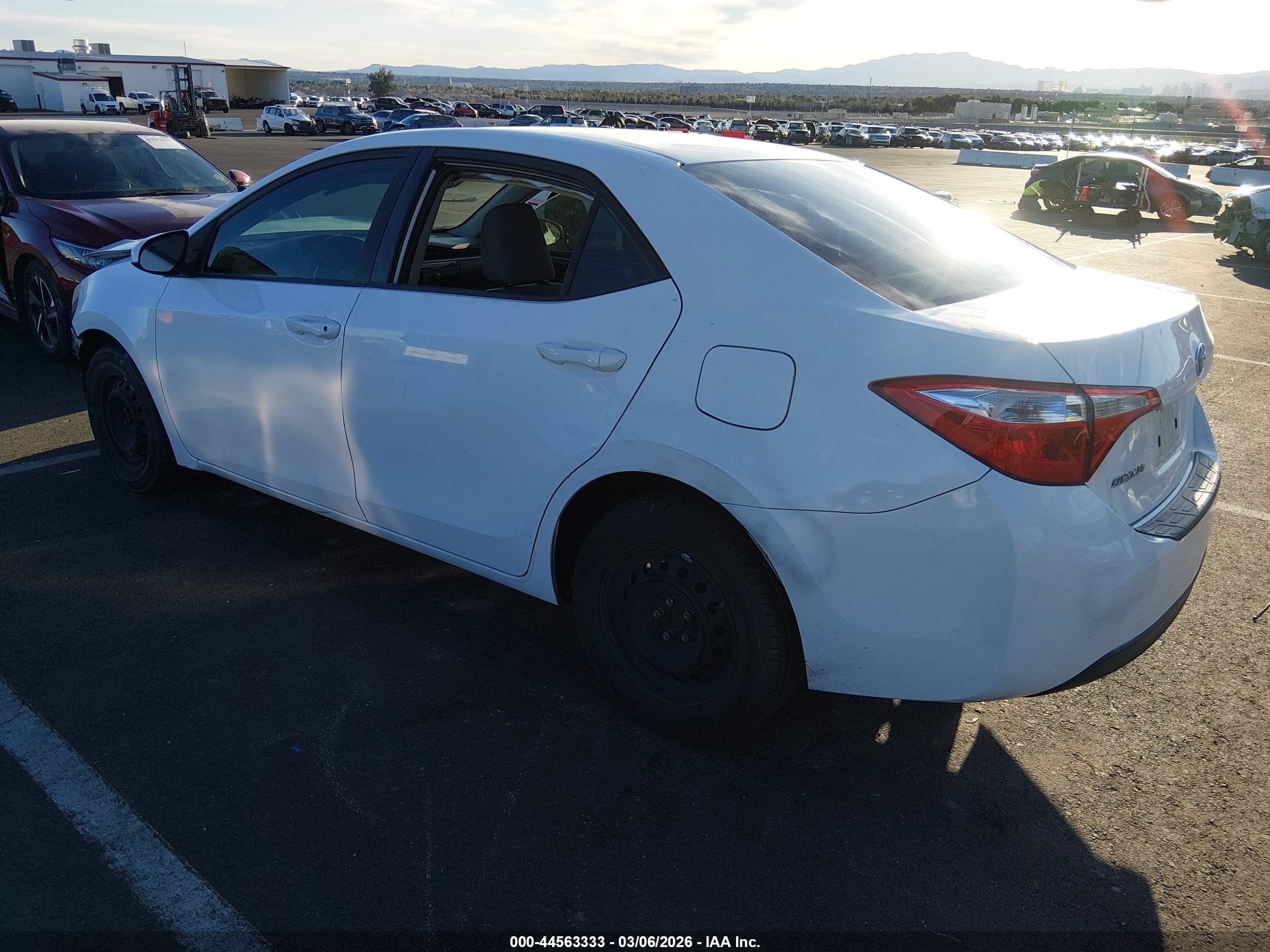 2014 Toyota Corolla L White vin: 5YFBURHE0EP148003