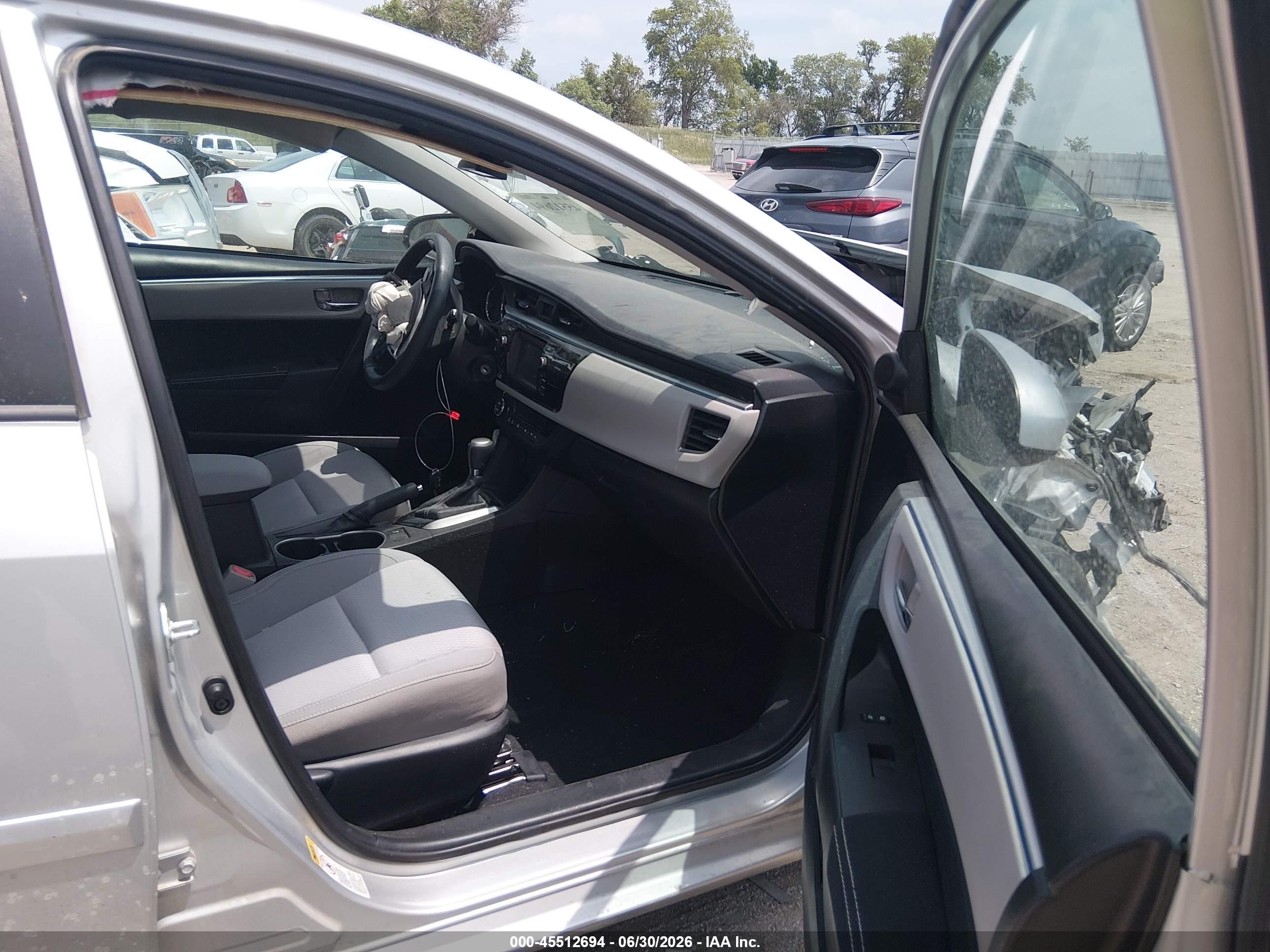 2014 Toyota Corolla Le Silver vin: 5YFBURHE0EP174861