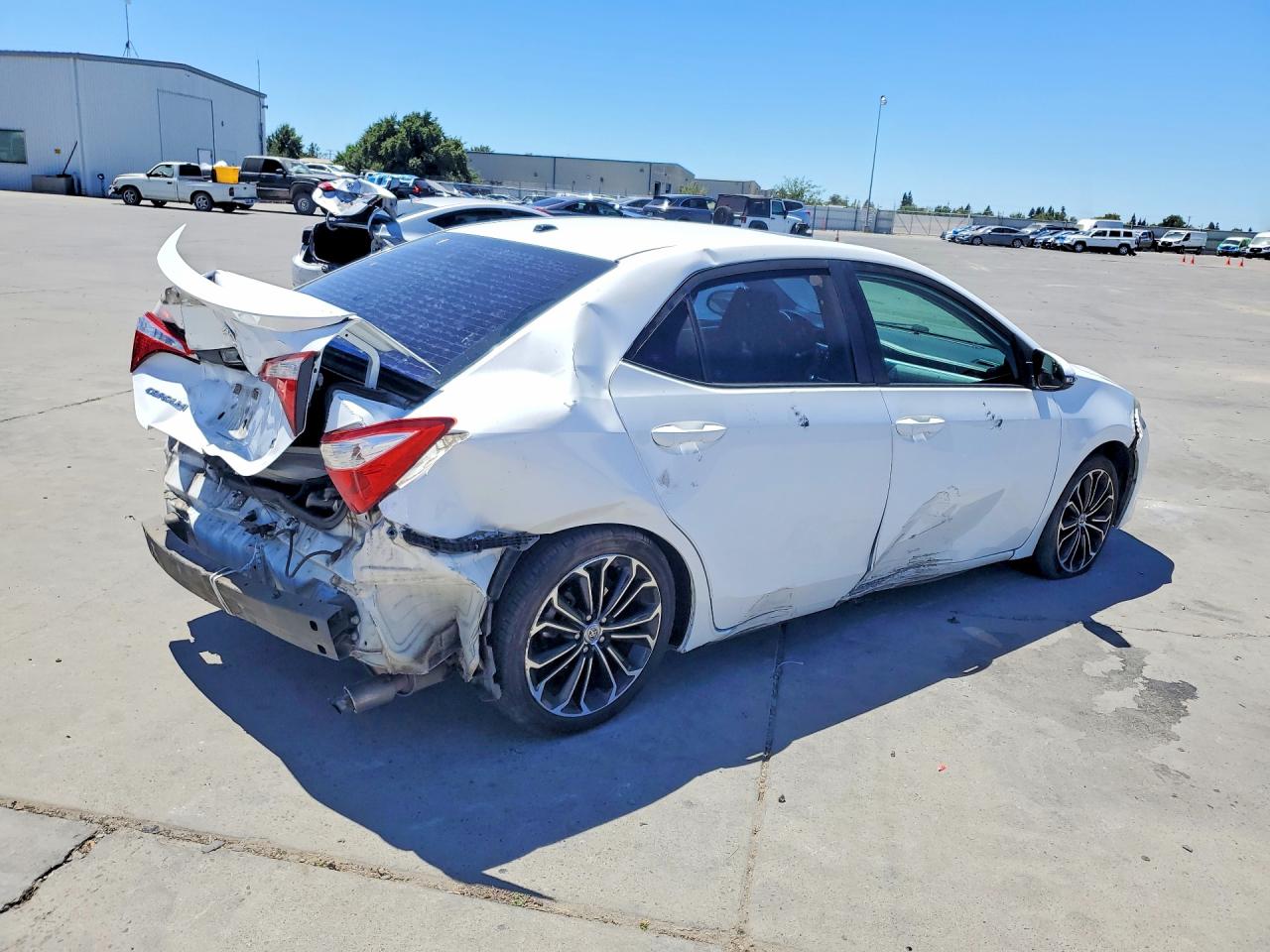 2015 Toyota Corolla S Plus White vin: 5YFBURHE0FP178653