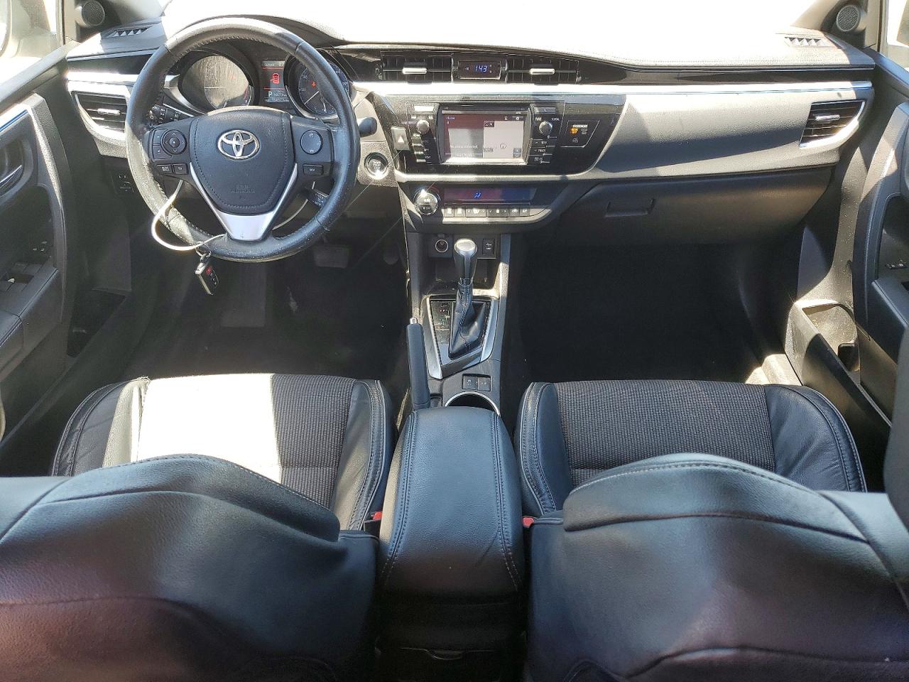 2015 Toyota Corolla S Plus White vin: 5YFBURHE0FP178653