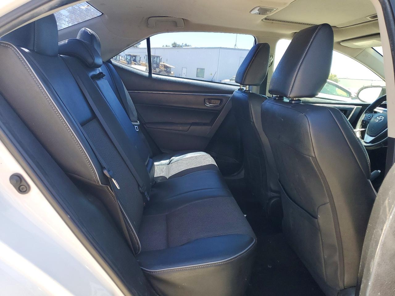2015 Toyota Corolla S Plus White vin: 5YFBURHE0FP178653