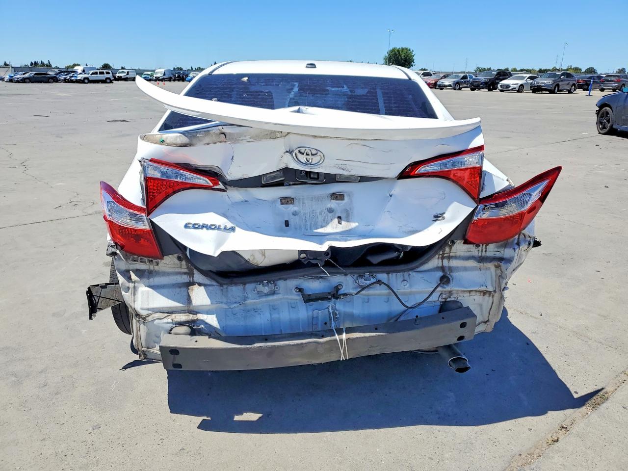 2015 Toyota Corolla S Plus White vin: 5YFBURHE0FP178653